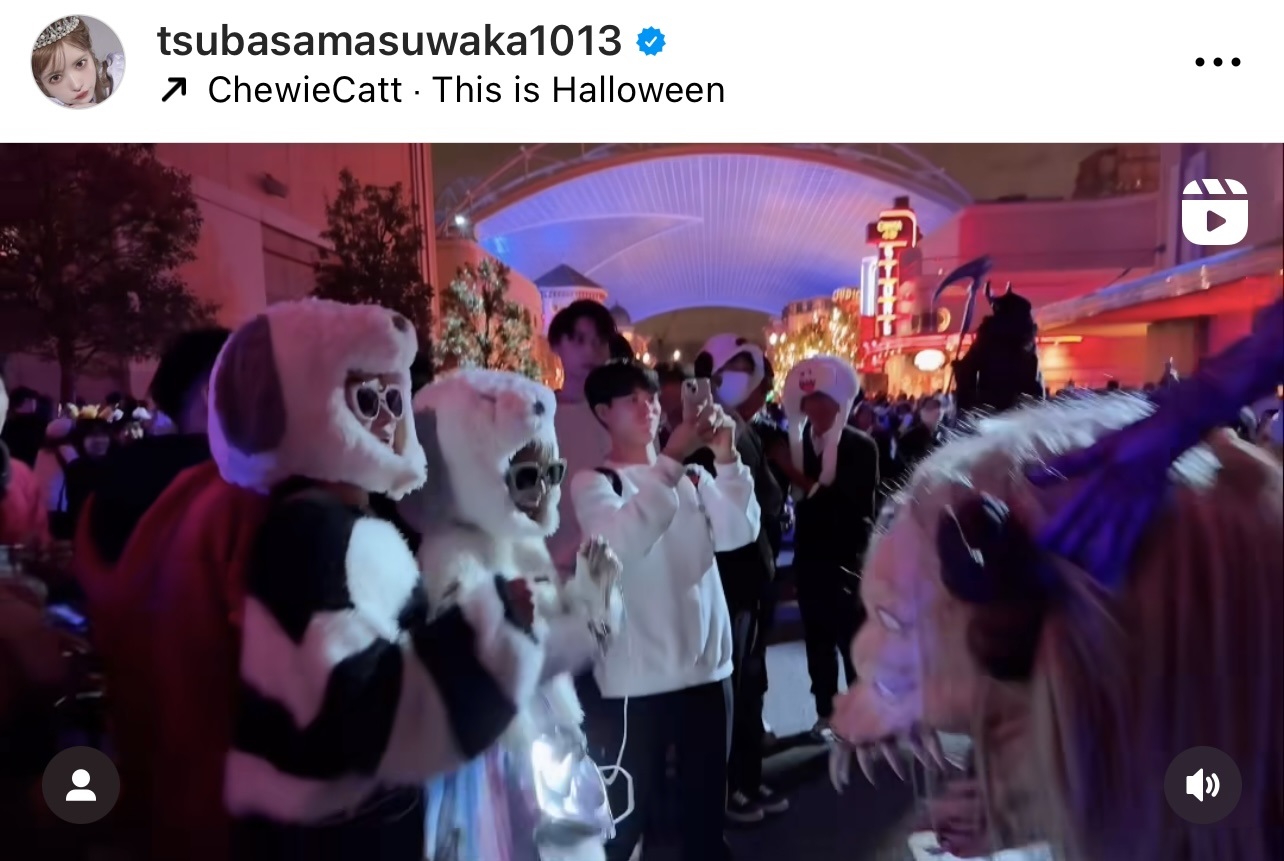 おそろいのスヌーピーの帽子をかぶってハロウィーンイベントを楽しむ益若つばさと鈴木奈々（益若つばさのインスタグラムから）
