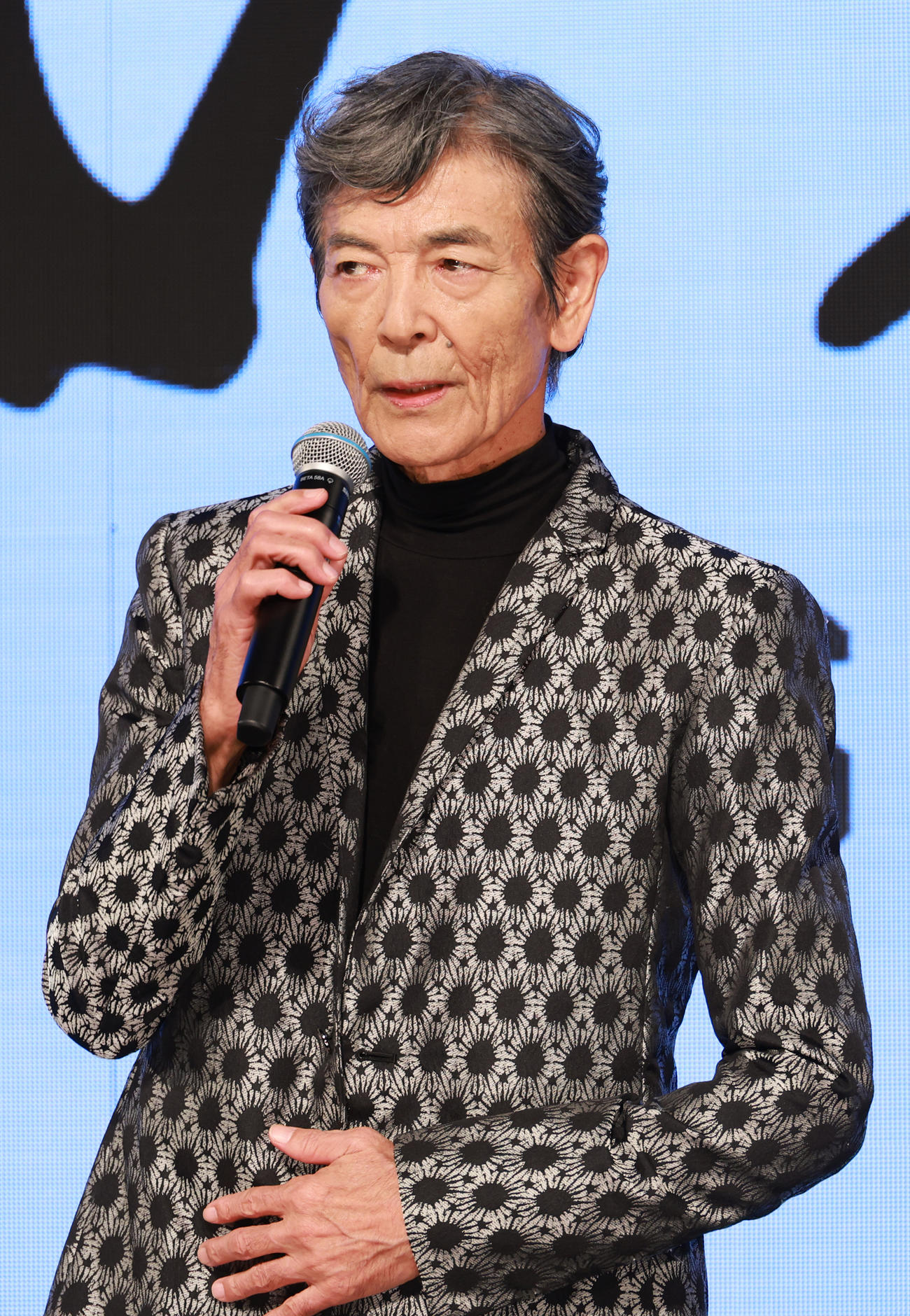 映画「あぶない刑事」製作発表を行う柴田恭兵（撮影・中島郁夫）