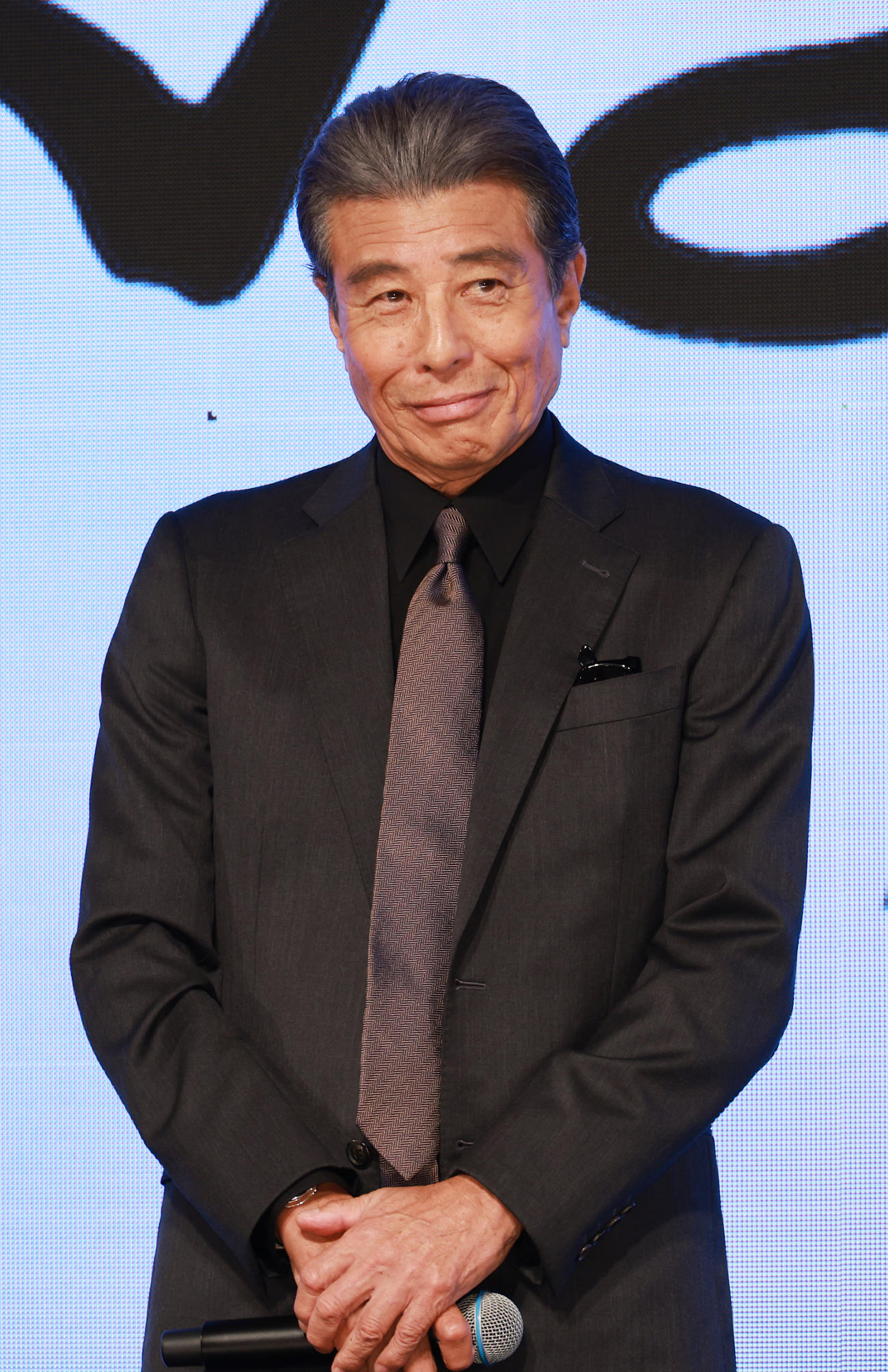 映画「あぶない刑事」製作発表を行う舘ひろし（撮影・中島郁夫）