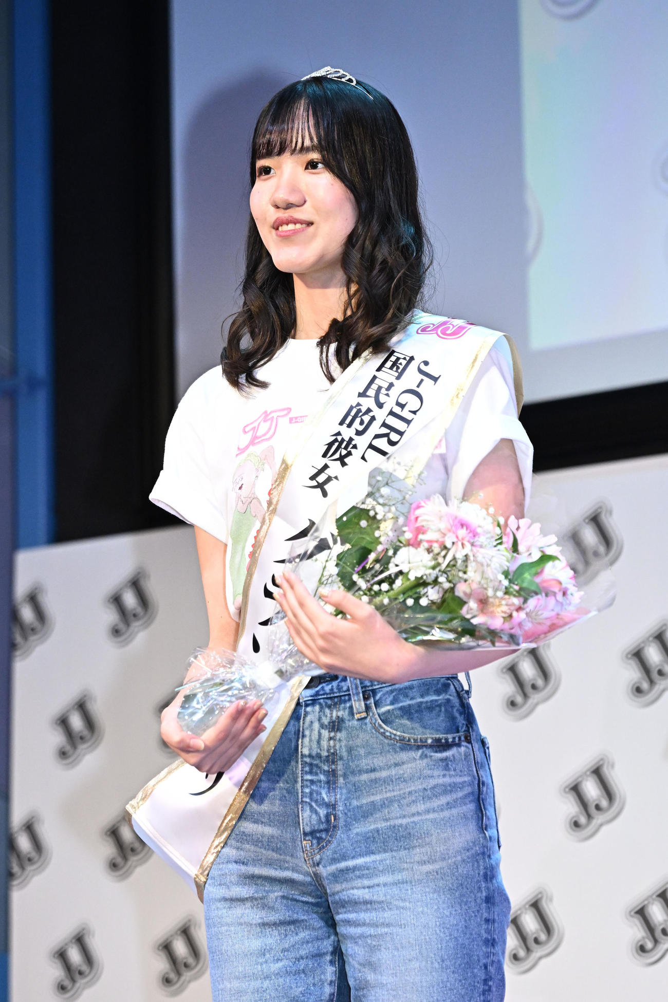 J－GIRL国民的彼女グランプリを受賞した光莉（撮影・滝沢徹郎）