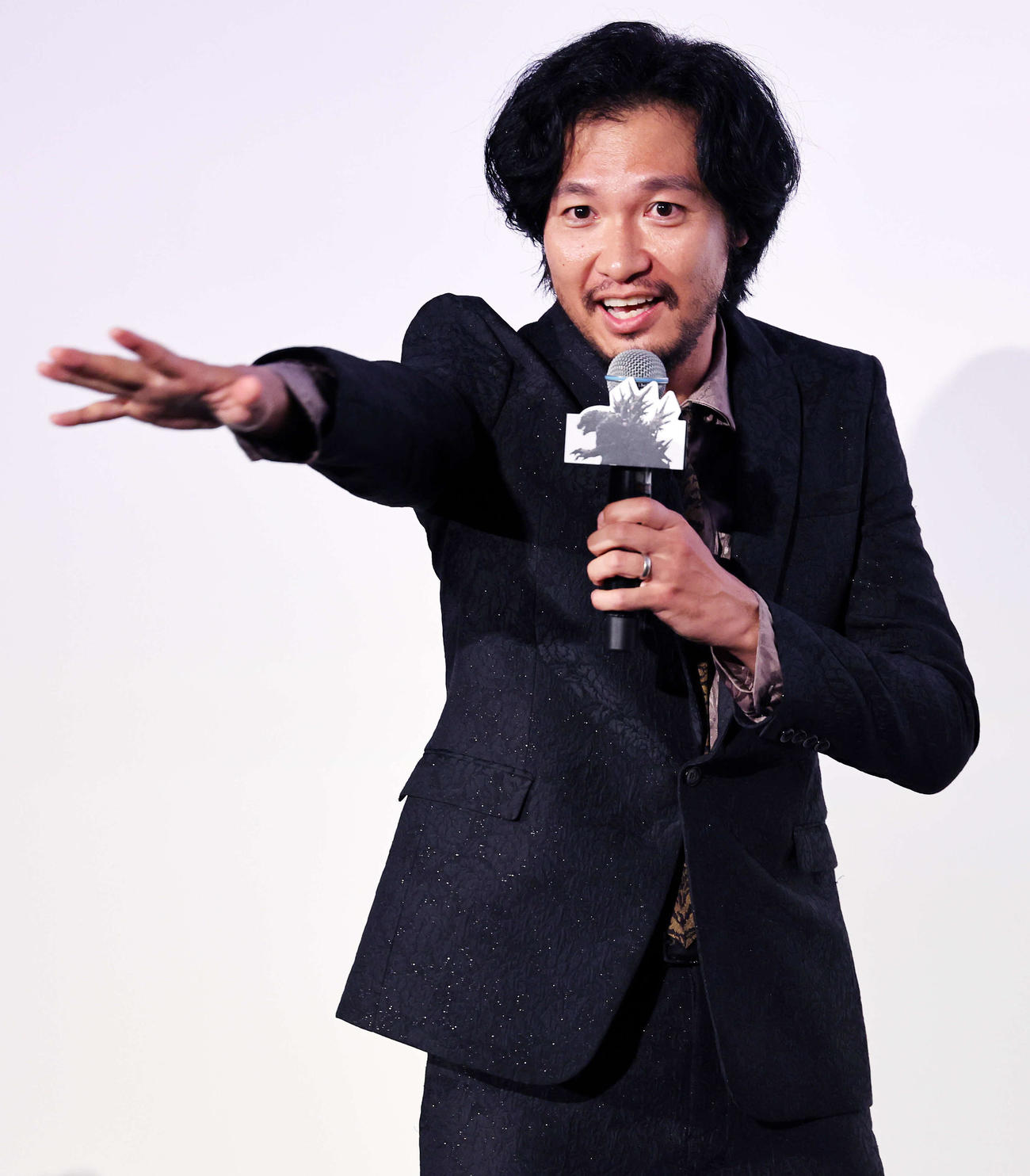 舞台あいさつに臨む青木崇高（撮影・鈴木正人）