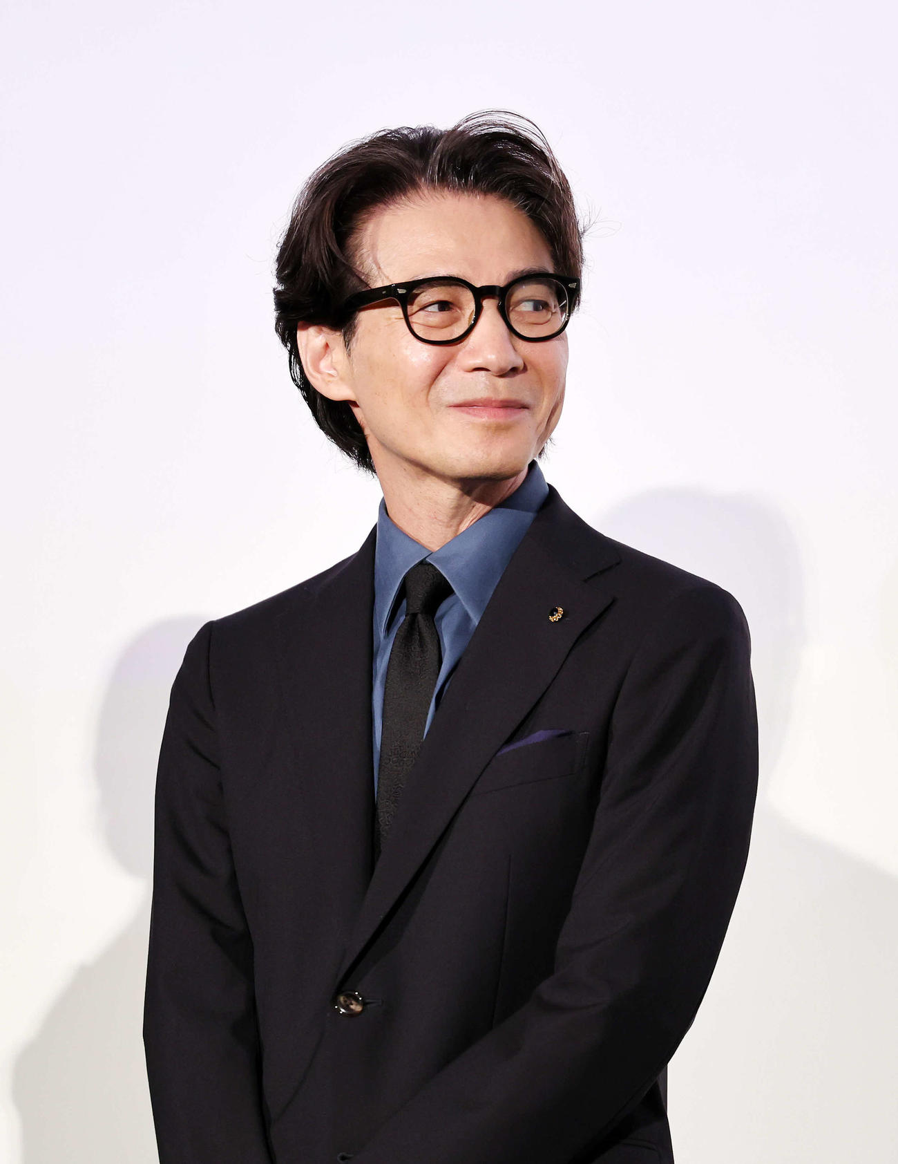 舞台あいさつに臨む吉岡秀隆（撮影・鈴木正人）