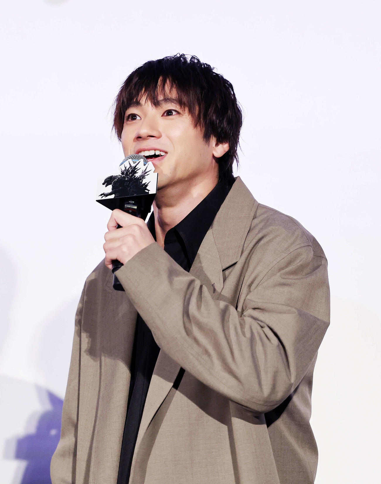舞台あいさつに臨む山田裕貴（撮影・鈴木正人）