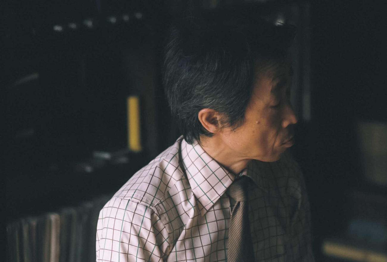 大美賀均監督の初監督中編「義父養父」に出演した有薗芳記(C)2023 gram