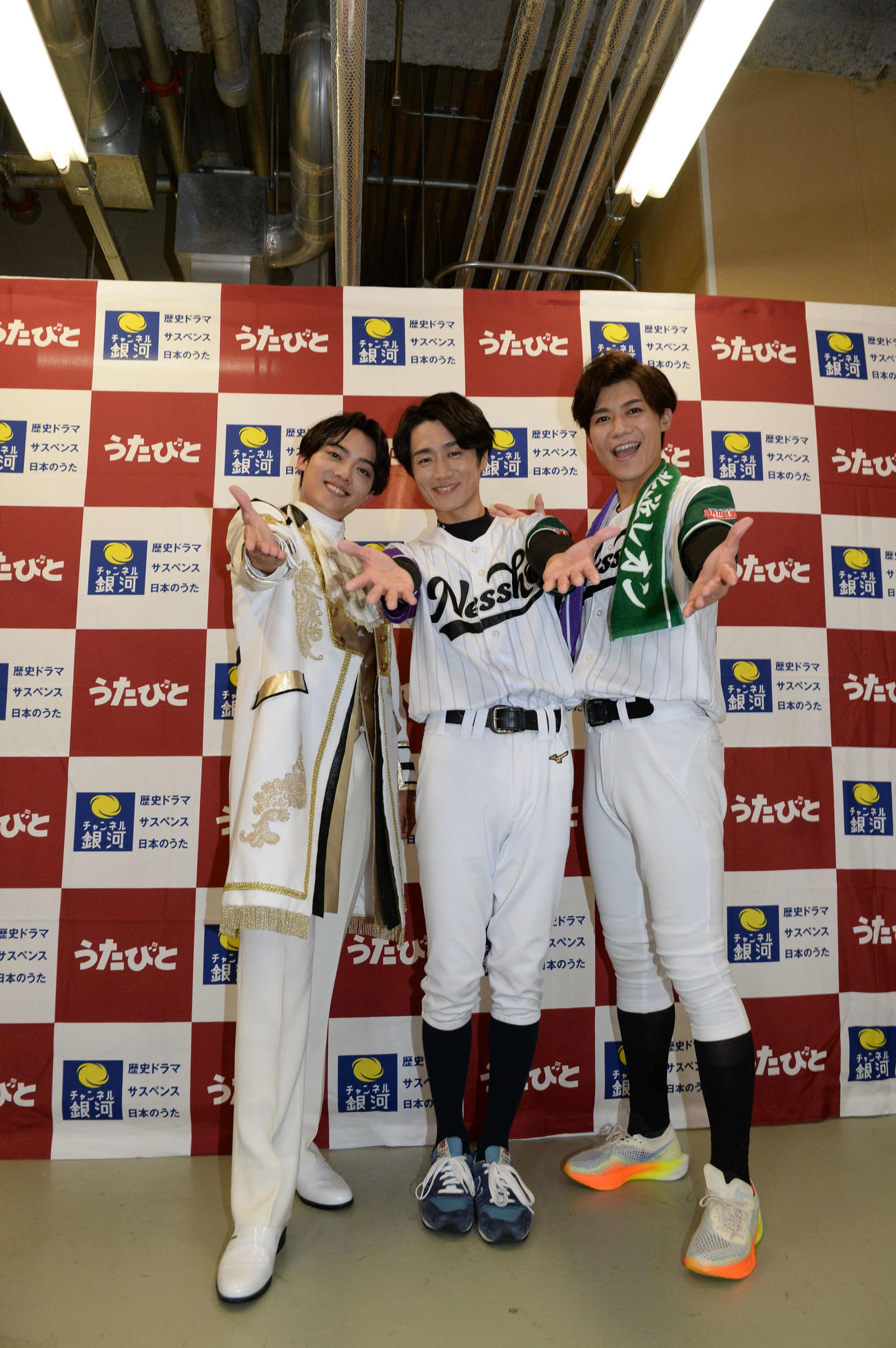 初めて仲良しの3人でステージに立った、左から辰巳ゆうと、真田ナオキ、新浜レオン