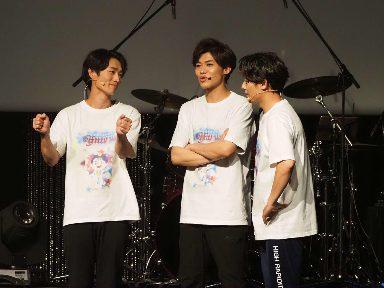 初めて仲良しの3人でステージに立った、前から真田ナオキ、新浜レオン、辰巳ゆうと