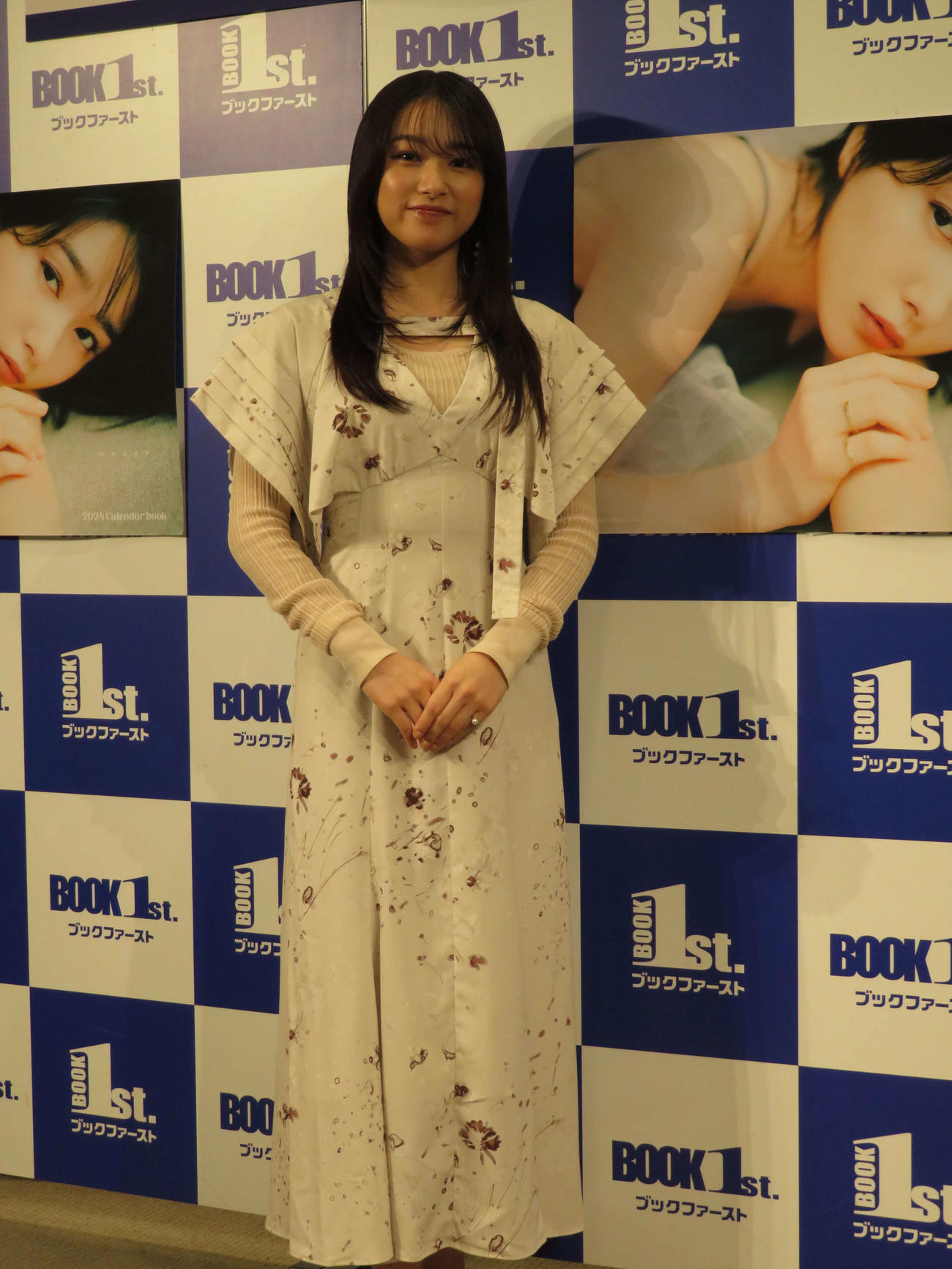 「桜井日奈子2024」カレンダーブック」発売記念会見を行った桜井日奈子（撮影・望月千草）