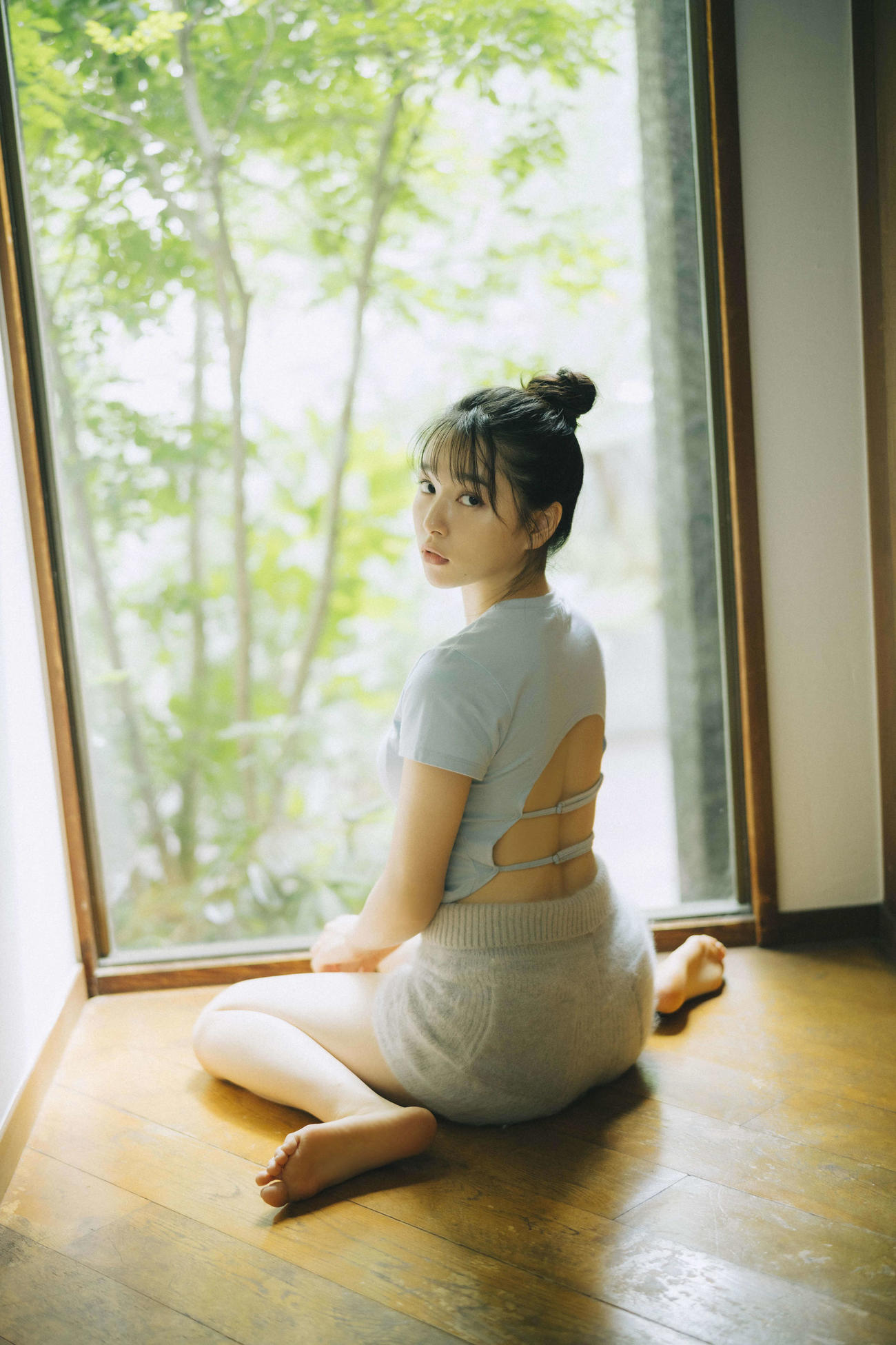 「桜井日奈子2024カレンダーブック」（東京ニュース通信社刊）