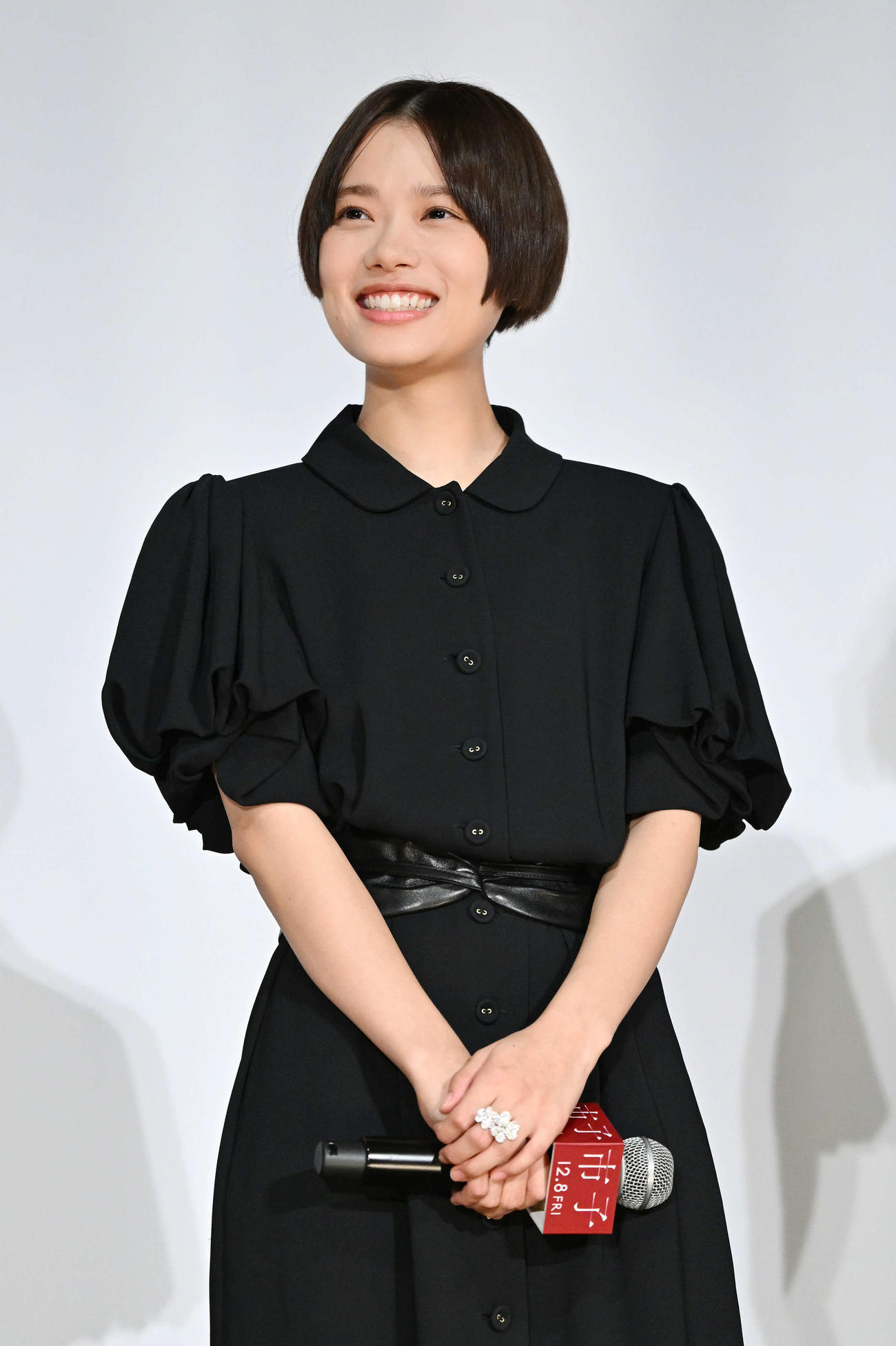 笑顔を見せる杉咲花（撮影・滝沢徹郎）