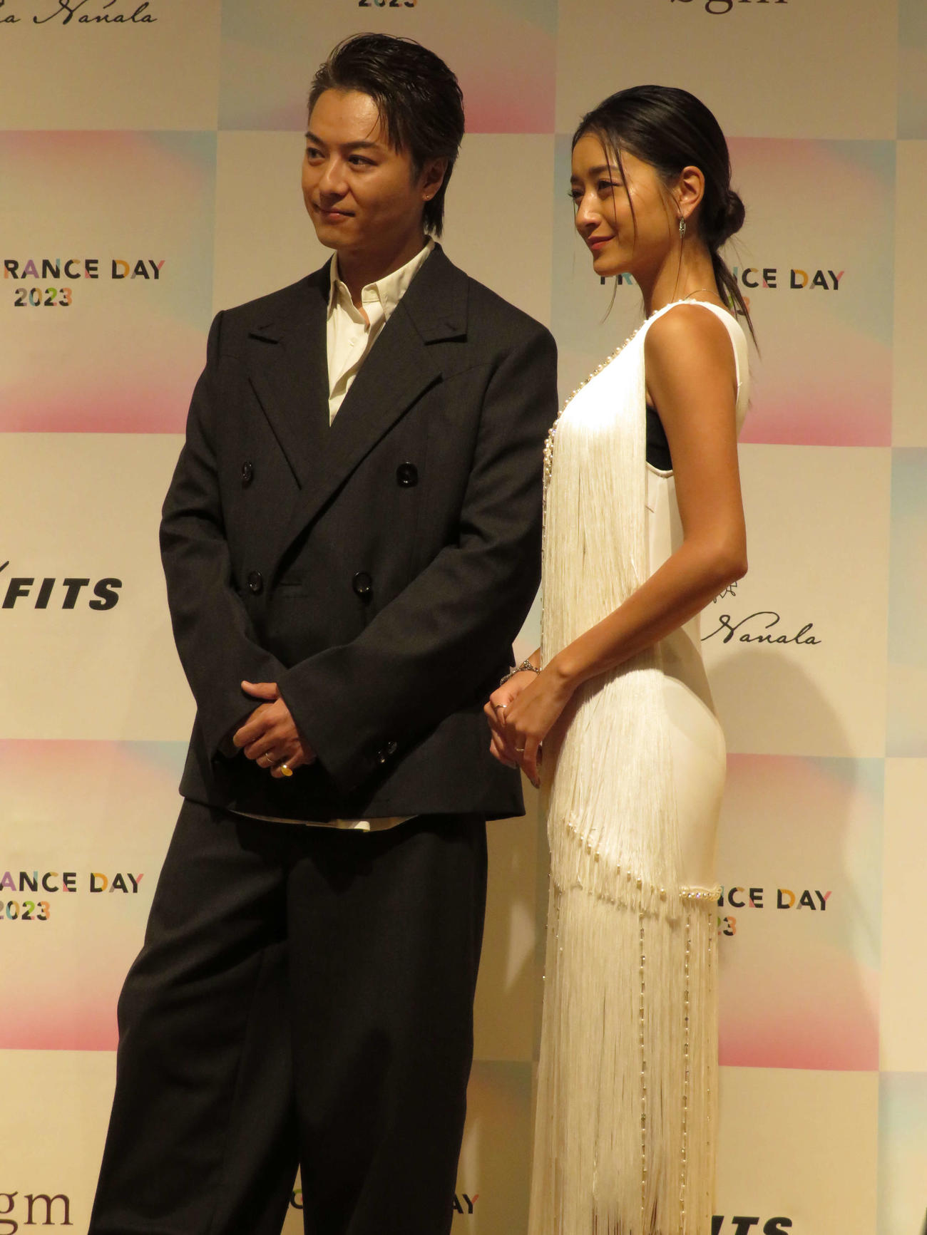 「FRAGRANCE DAY 2023」に出席したみちょぱこと池田美優（右）とEXILEのTAKAHIRO