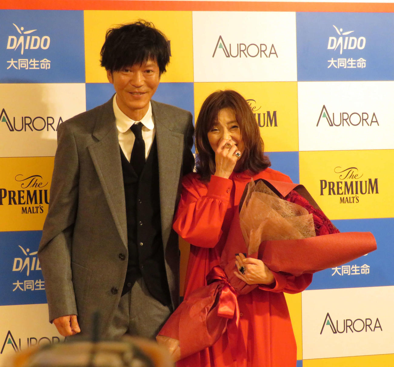 「いい夫婦　パートナー・オブ・ザ・イヤー　2023」記者発表会に出席した俳優の田辺誠一と大塚寧々夫妻