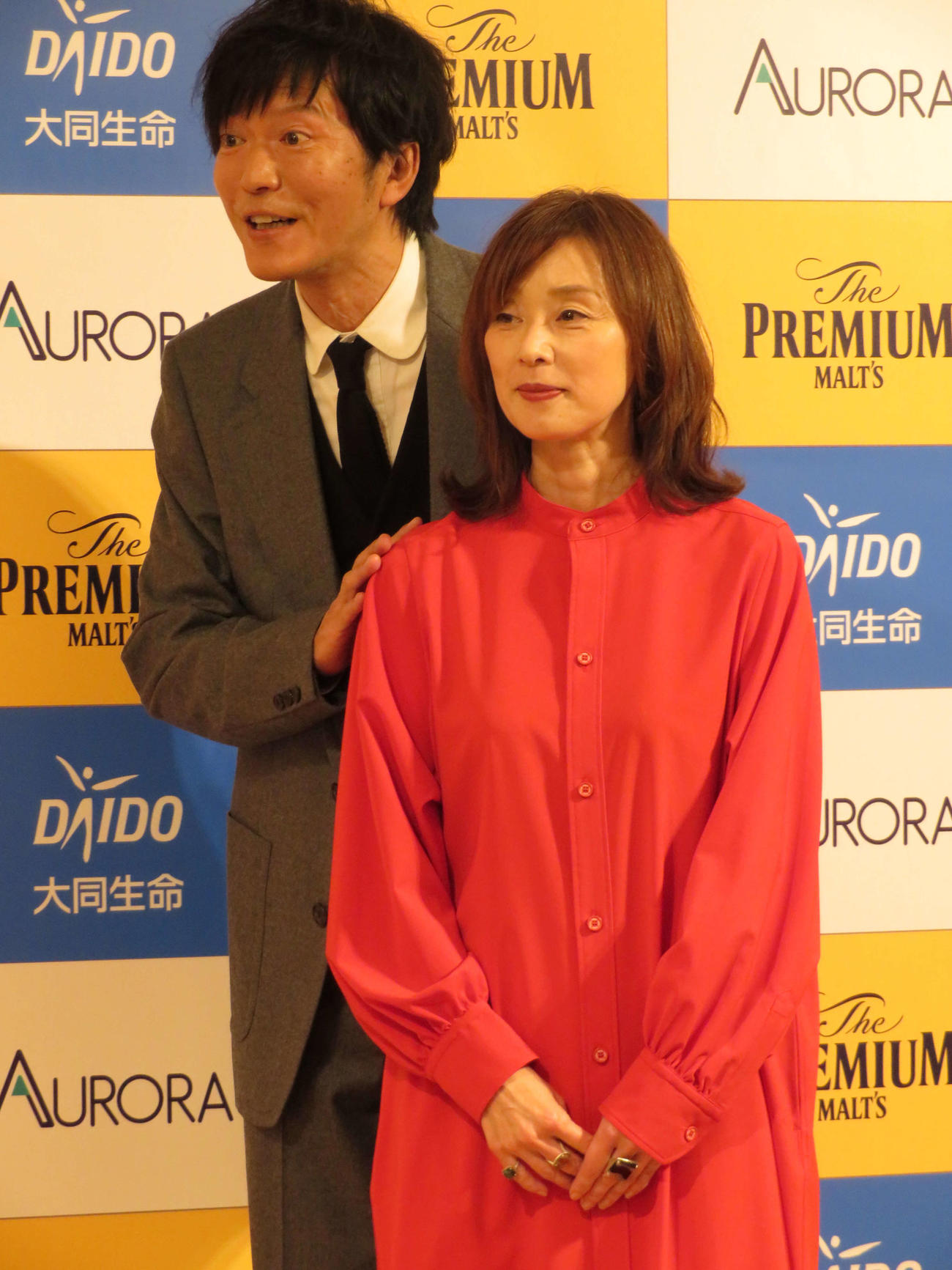 「いい夫婦　パートナー・オブ・ザ・イヤー　2023」記者発表会に出席した俳優の田辺誠一と大塚寧々夫妻