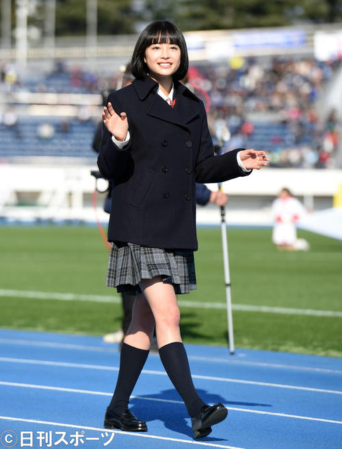 第93回全国高校サッカー選手権大会　応援マネジャーの広瀬すず（14年12月30日）