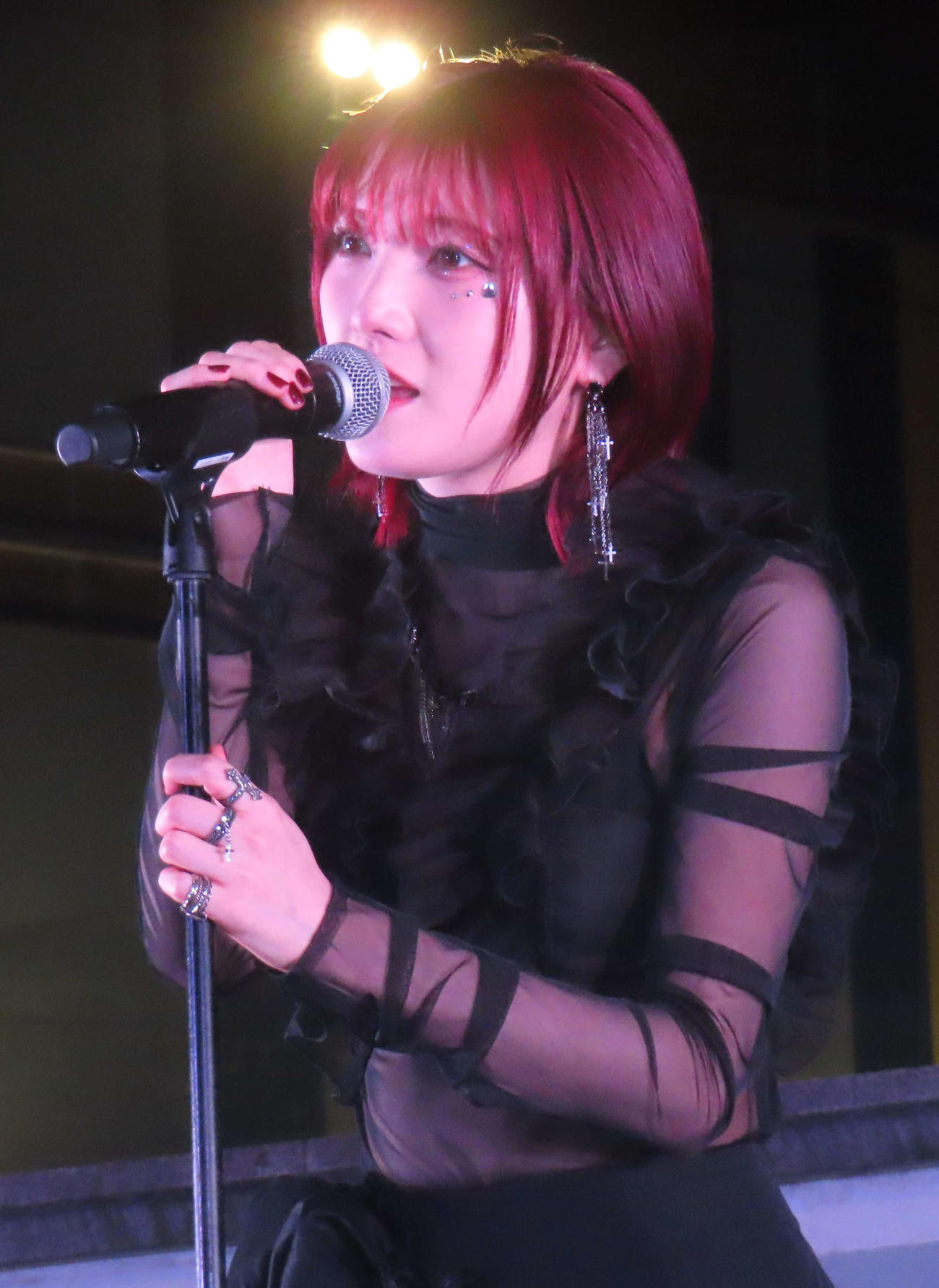 「ソロデビューアルバム『Asymmetry』リリース＆26th Birthday Special Event」を行った岡田奈々