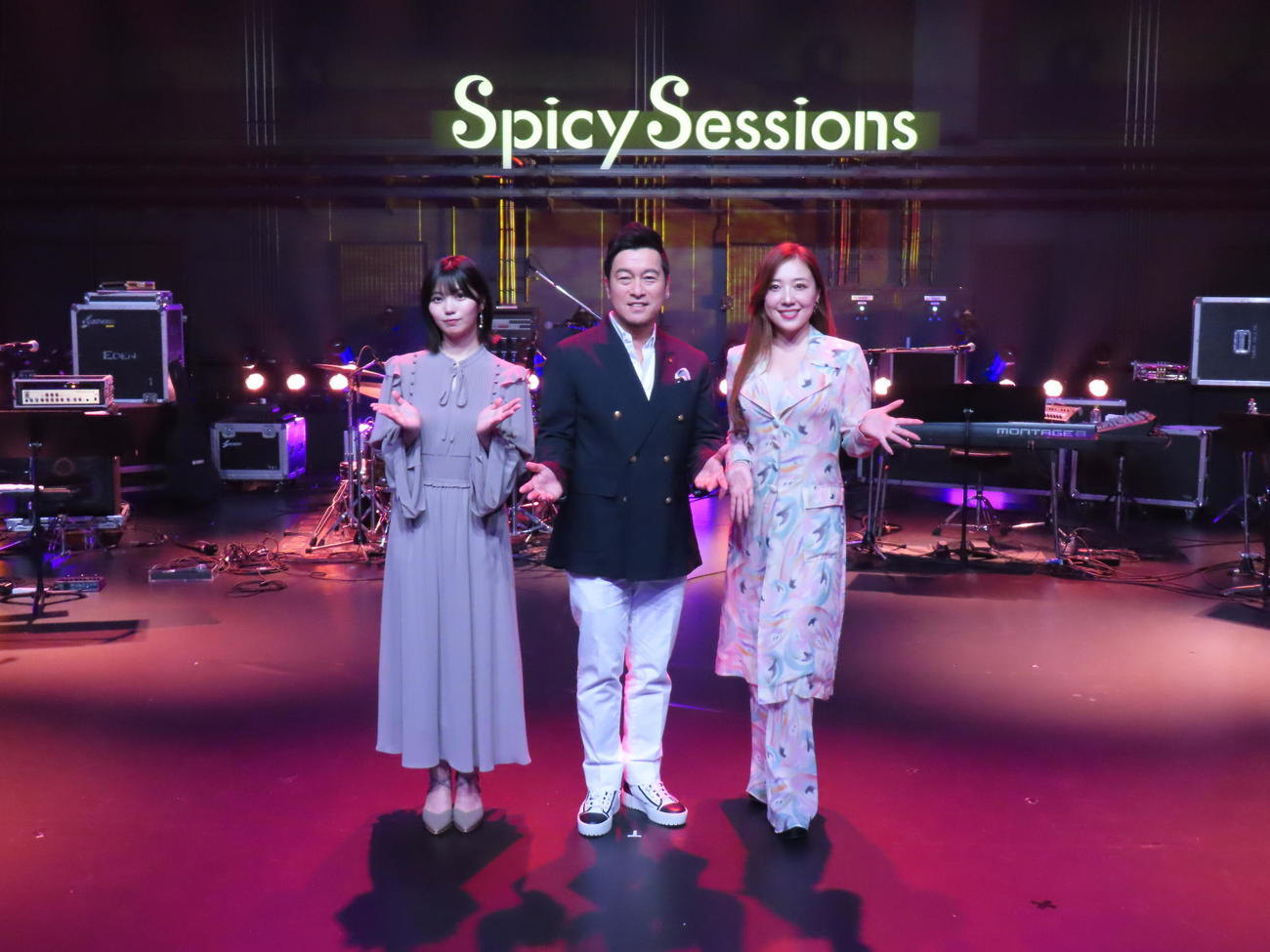 CSTBSチャンネル1の新音楽番組「Spicy Sessions」に出演する（左から）乃木坂46中西アルノ、黒沢薫、平原綾香（撮影・横山慧）