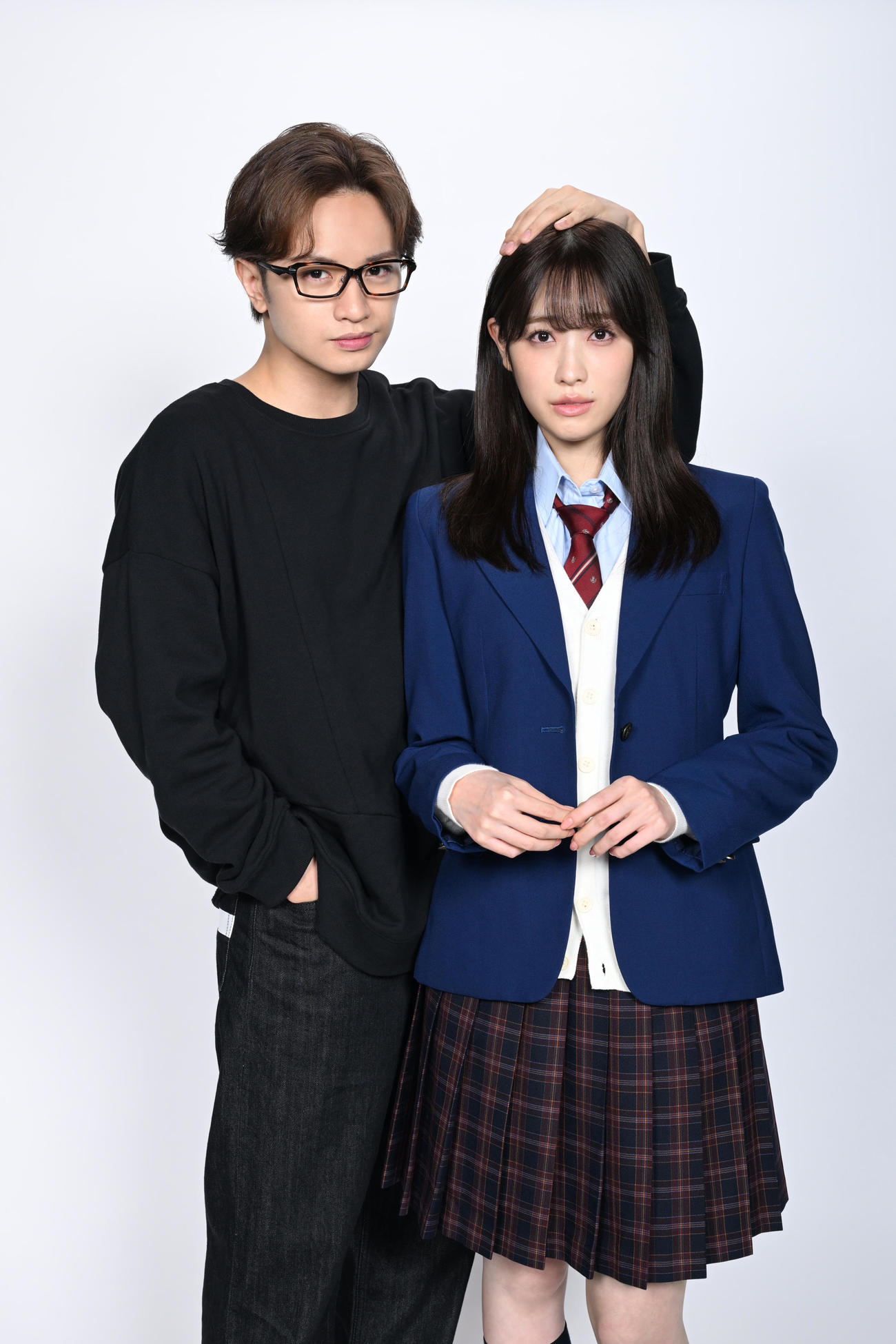 ドラマ「リビングの松永さん」に主演する中島健人。右はヒロイン役の高橋ひかる