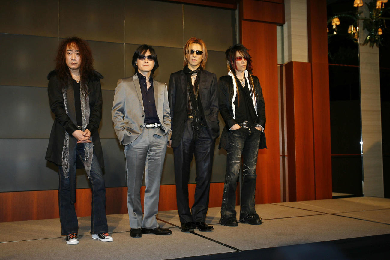 X JAPAN。右からHEATHさん、YOSHIKI、TOSHI、PATA（08年4月撮影）