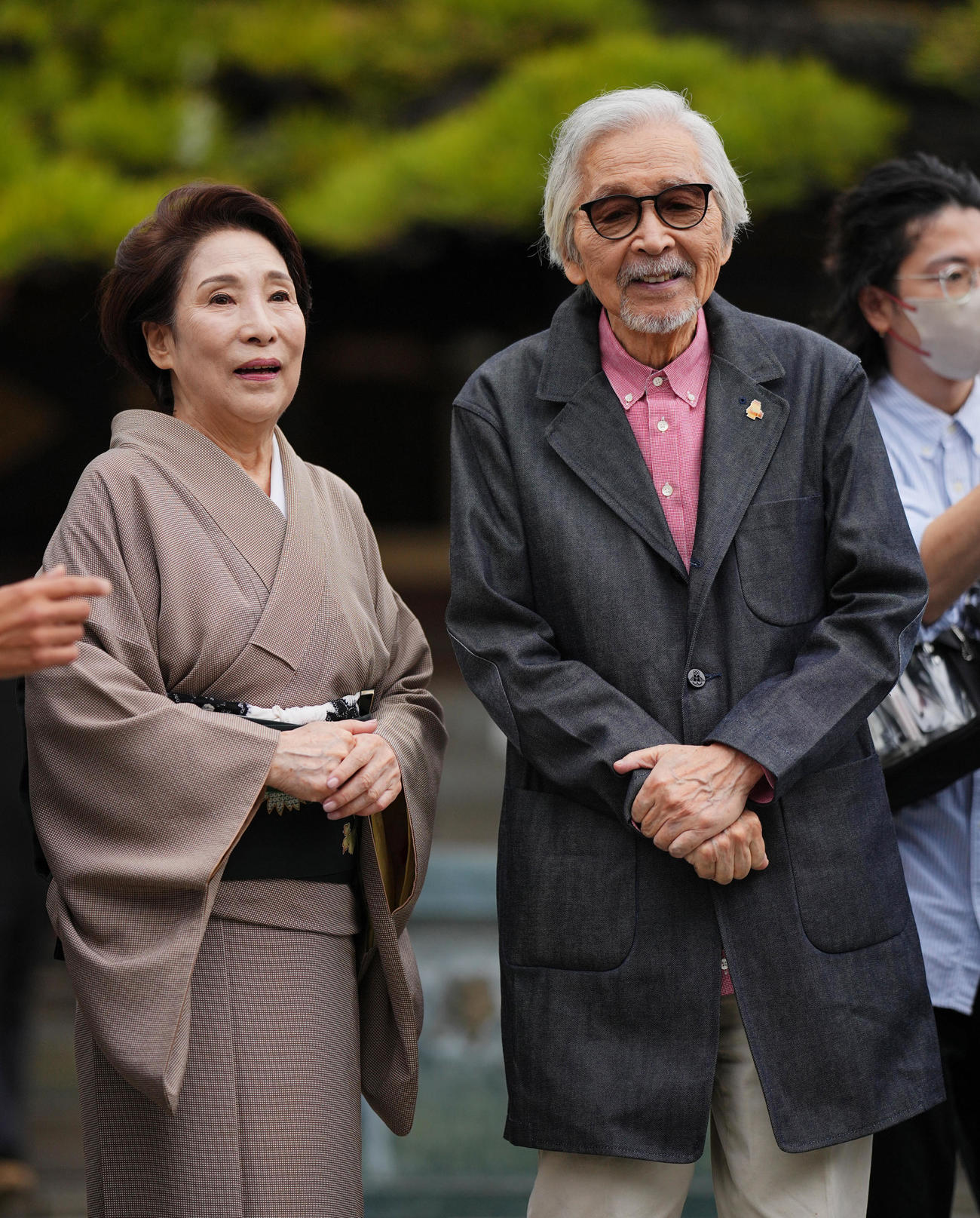 初春新派公演「東京物語」柴又イベントで笑顔を見せる山田洋次監督（右）、波乃久里子（撮影・垰建太）