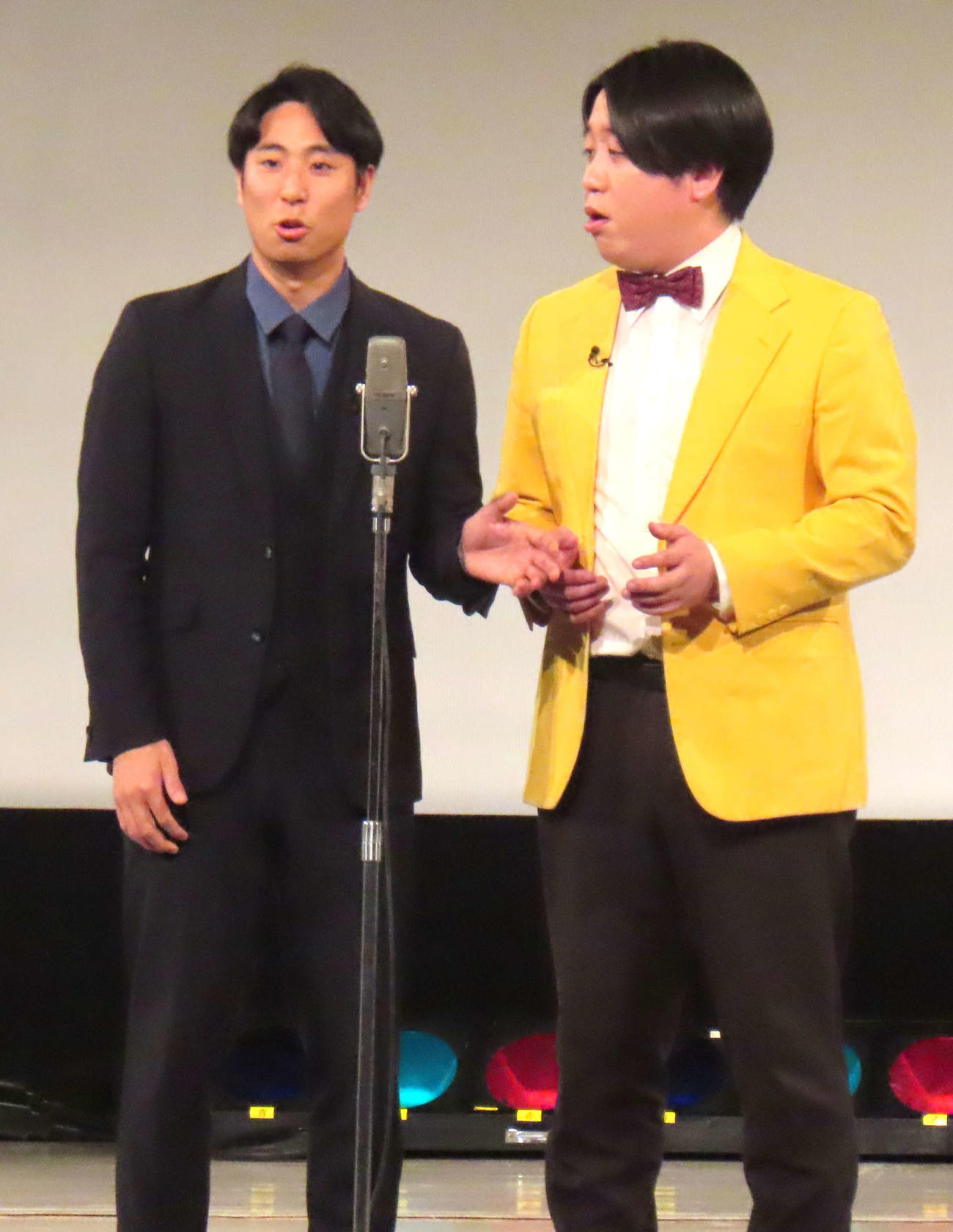 「マイナビLaughter Night　第9回チャンピオンLIVE」で優勝した金魚番長・箕輪智征（左）と古市勇介