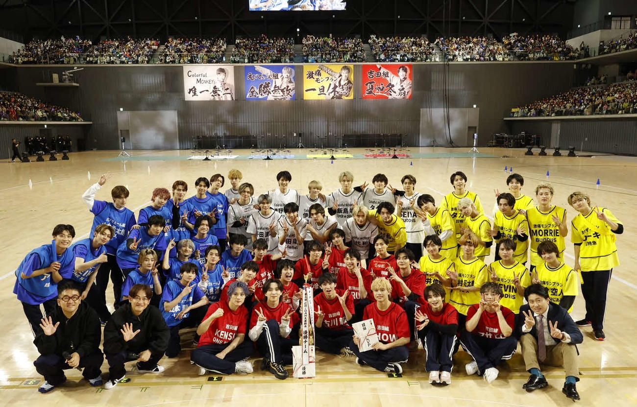 芸能事務所スターダストプロモーション所属の男性アーティスト集団「EBiDAN」の第3回大運動会に参加したメンバー