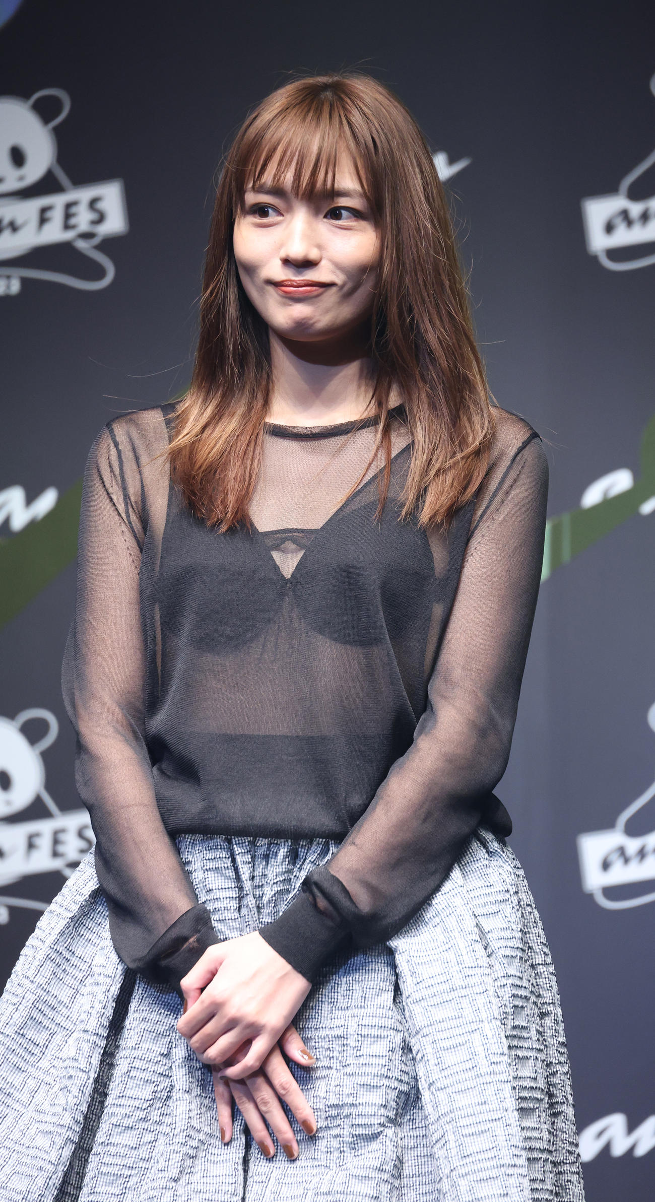 「anan AWARD 2023」授賞式でセクシーなドレスを披露する川口春奈（撮影・中島郁夫）
