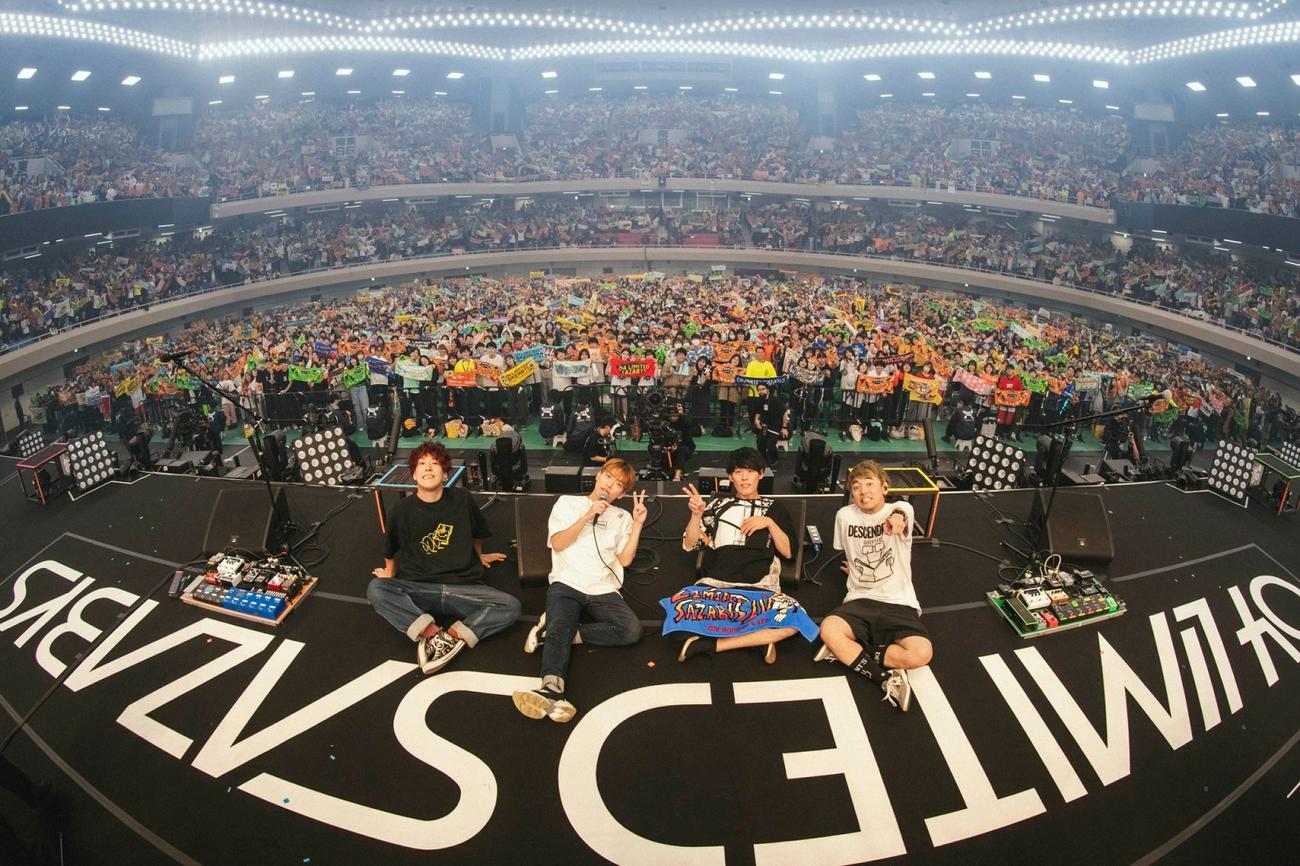 15周年記念ライブを日本武道館で行った04 Limited Sazabys。左からHIROKAZ、GEN、KOUHEI、RYU－TA

