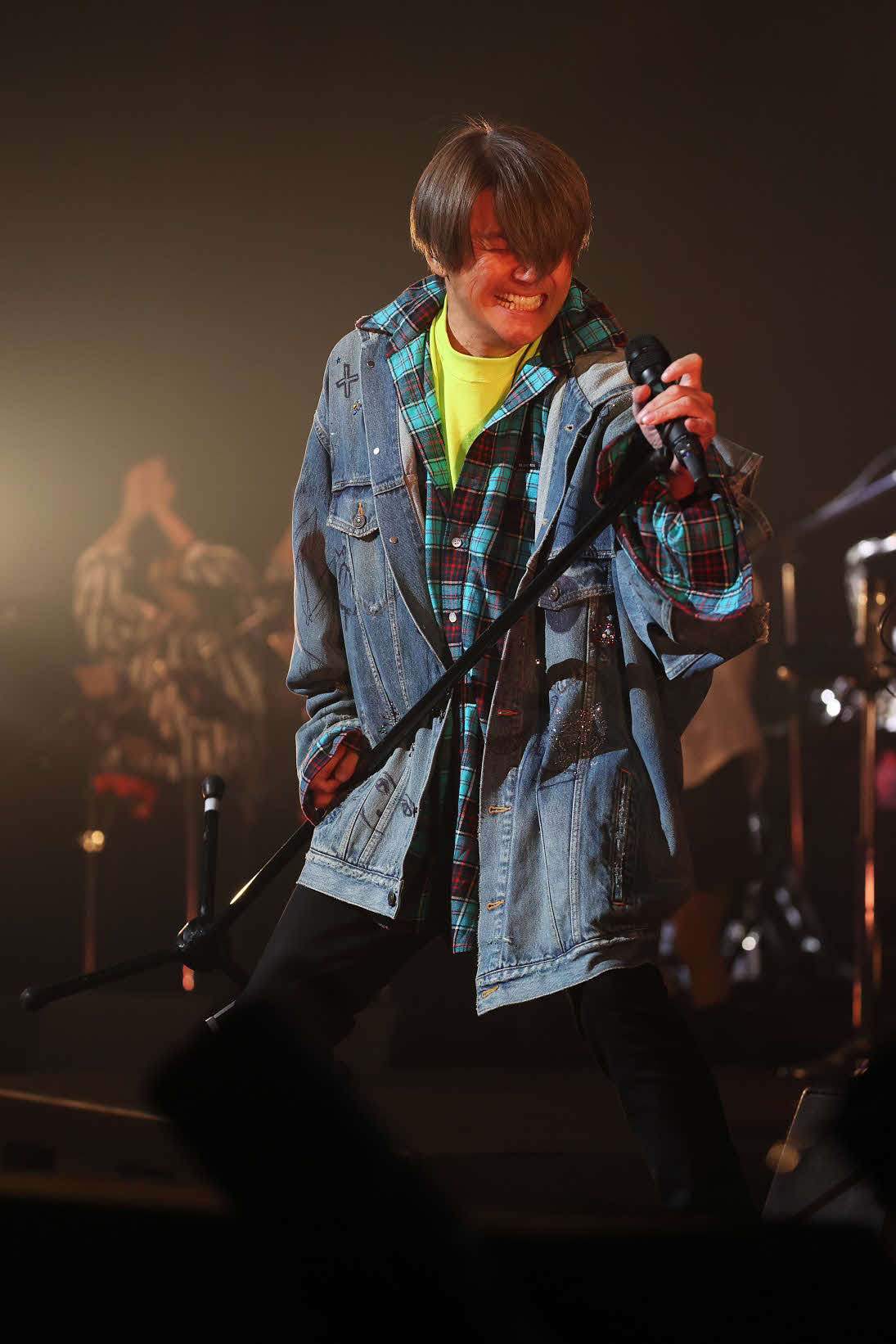 「Masahiko Kondo KANREKI DASH M5K9 LIVE TOUR 2023－2024」で熱唱する近藤真彦