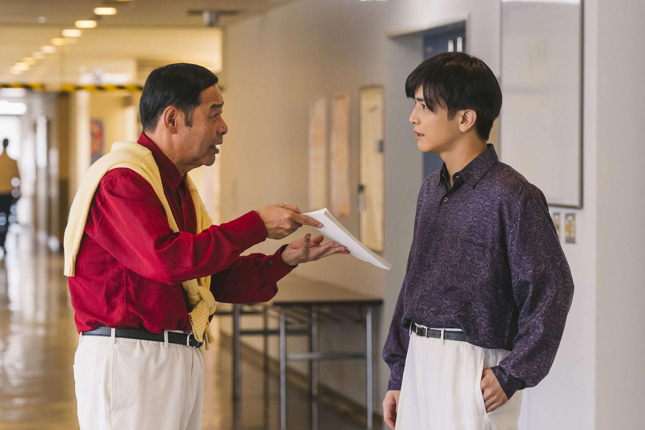 「誰も知らない明石家さんま　第9弾」の特別ドラマ「笑いに魂を売った男たち」に出演する岩田剛典