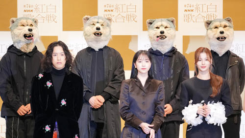紅白歌合戦初出場が決まったMAN WITH A MISSION(後方)(撮影・横山健太)