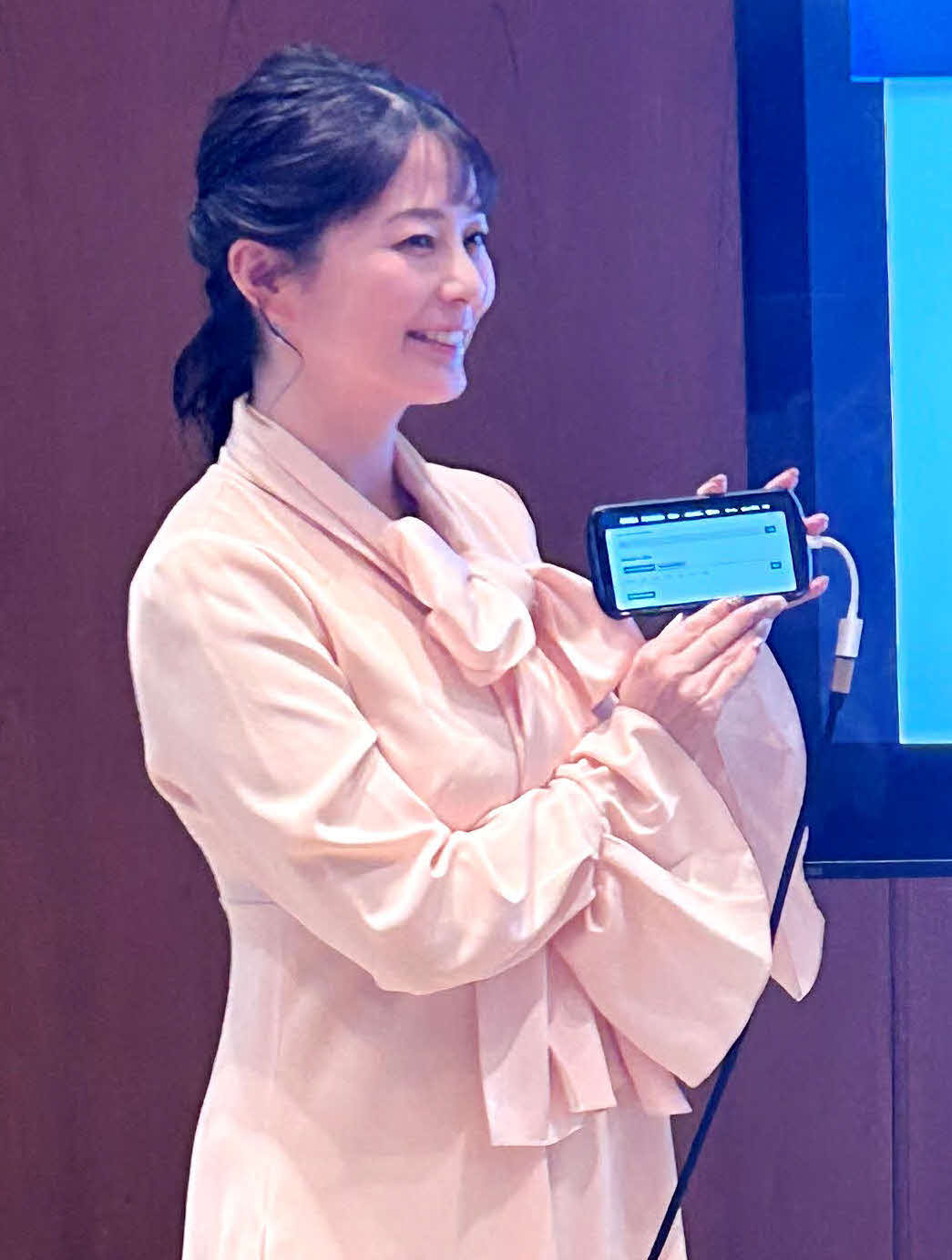 NHKの総局長定例会見に出席したNHKの杉浦友紀アナウンサー（撮影・松尾幸之介）