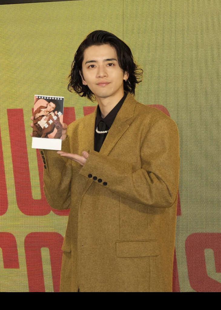 「2024年版　飯島寛騎カレンダー」発売イベントを行った飯島寛騎