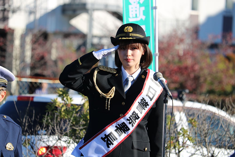 埼玉・越谷署の一日警察署長を務めた豊嶋花