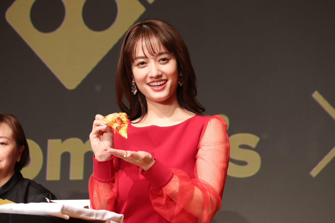ドミノ・ピザ新商品「冬のごちそうクワトロ」メディア発表会に登壇した谷まりあ（撮影・加藤理沙）