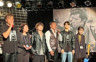 勢ぞろいしたジョニー大倉一族。左からケニー、マリーさん、KEITA、弘也、ユウト、美香さん
