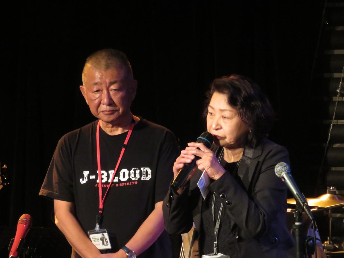 開演前にジョニーへの思いを語るマリーさん