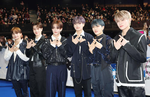 「MTV VMAJ 2023 Pre－Show」でポーズを決めるDXTEEN（撮影・宮地輝）