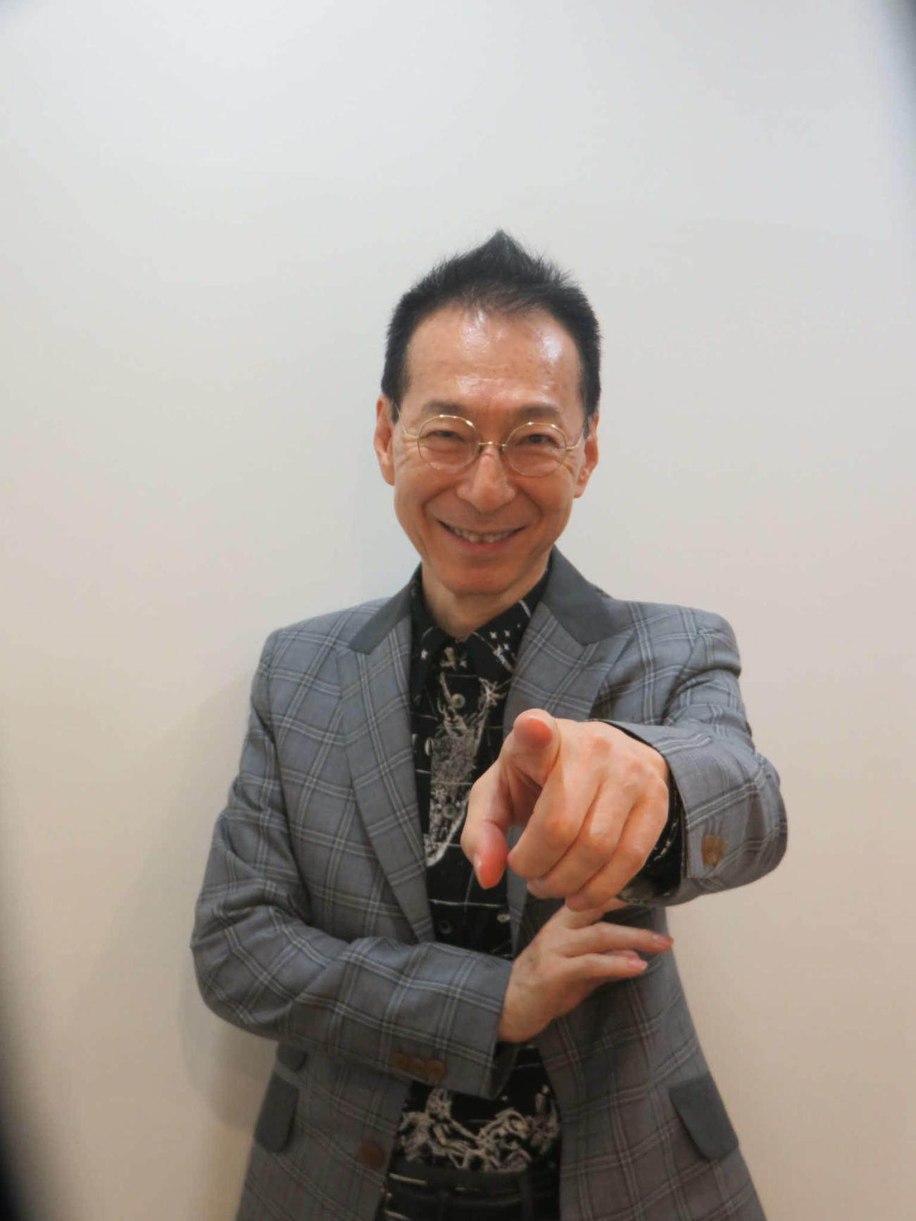 新曲「あんちゃん／銀河への道」を発売した成世昌平