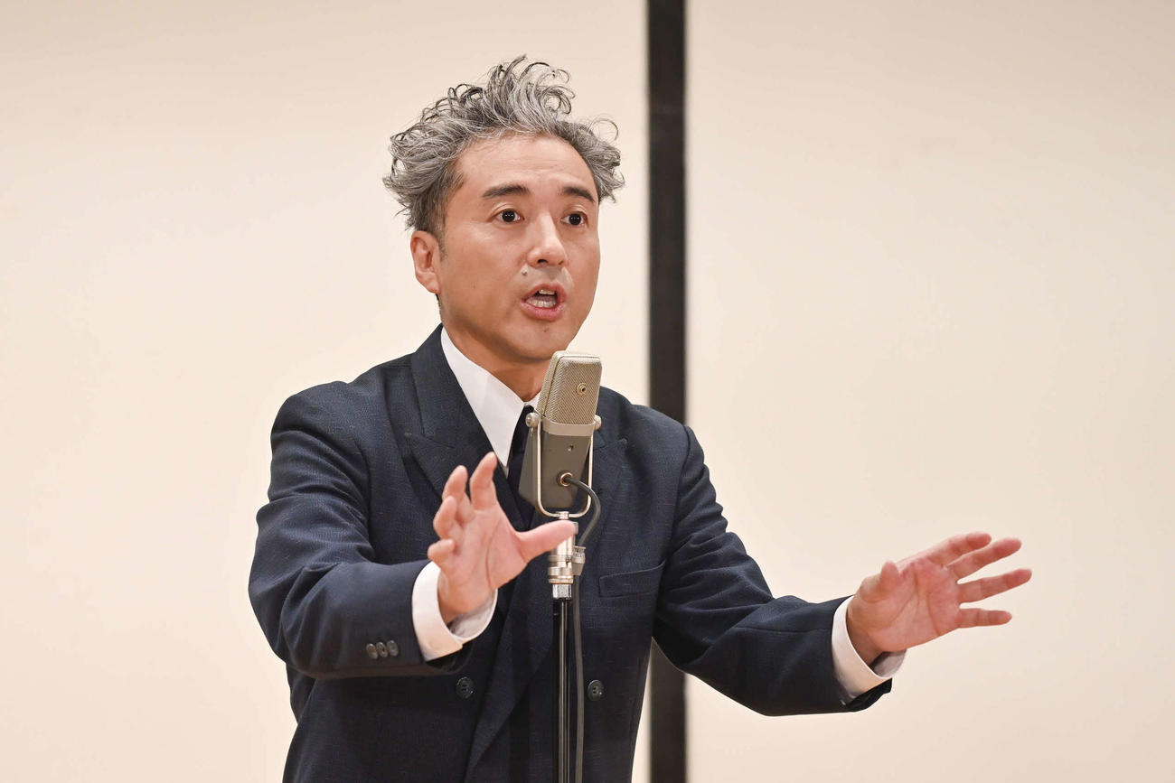 「うちの弁護士は手がかかる」に出演するムロツヨシ(C)フジテレビ