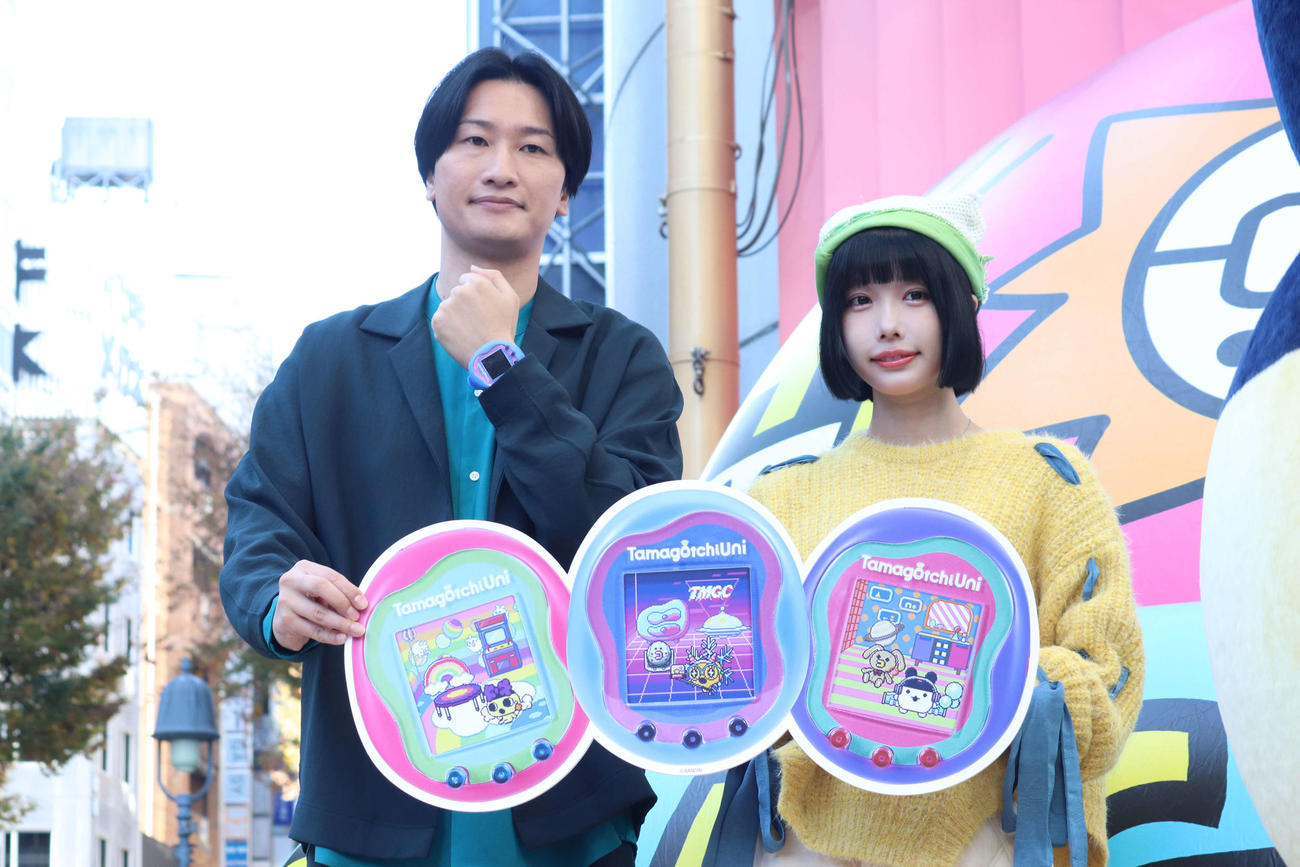 「Tamagotchi Uni Blue」リリースイベントに登壇した山添寛（左）とあの（撮影・加藤理沙）