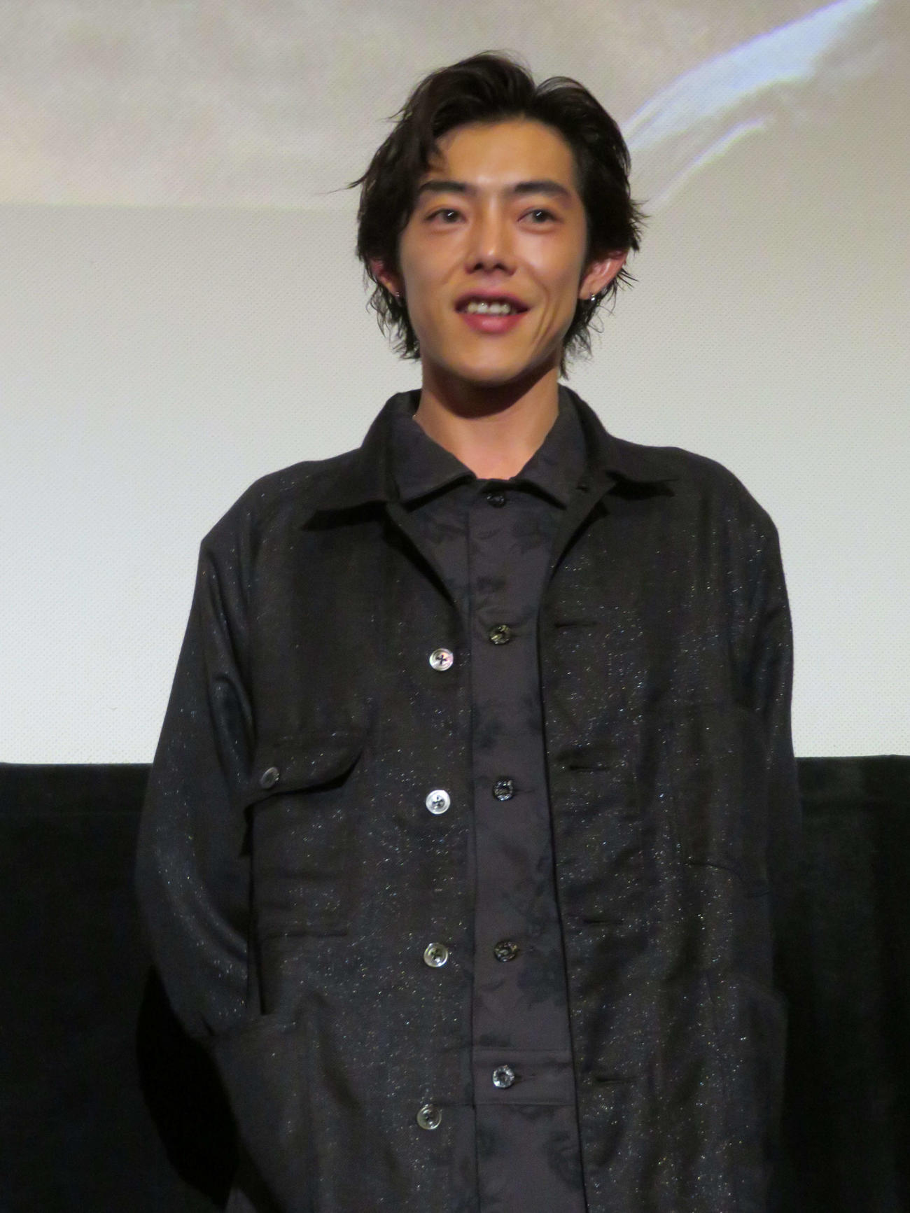 短編映画「シキ」初日舞台あいさつに登壇した吉村界人（撮影・村上幸将）