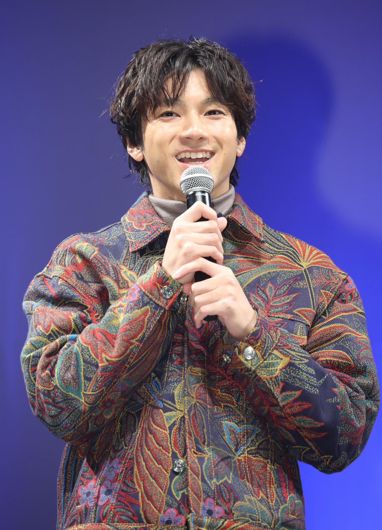 「TSUBURAYA CONVENTION 2023」オープニングセレモニーであいさつする山田裕貴（撮影・中島郁夫）