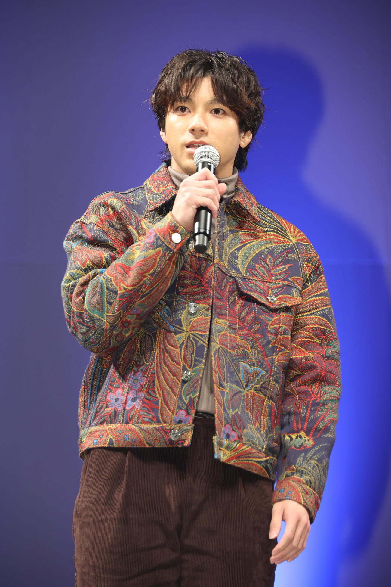 「TSUBURAYA CONVENTION 2023」オープニングセレモニーであいさつする山田裕貴（撮影・中島郁夫）