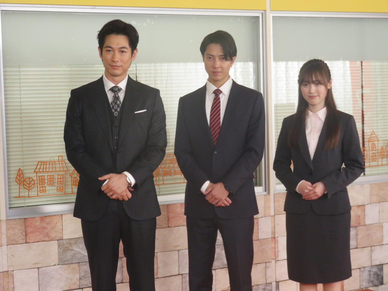 NHK「正直不動産SP」「正直不動産シーズン2」の制作発表に出席した、左からディーン・フジオカ、山下智久、福原遥
