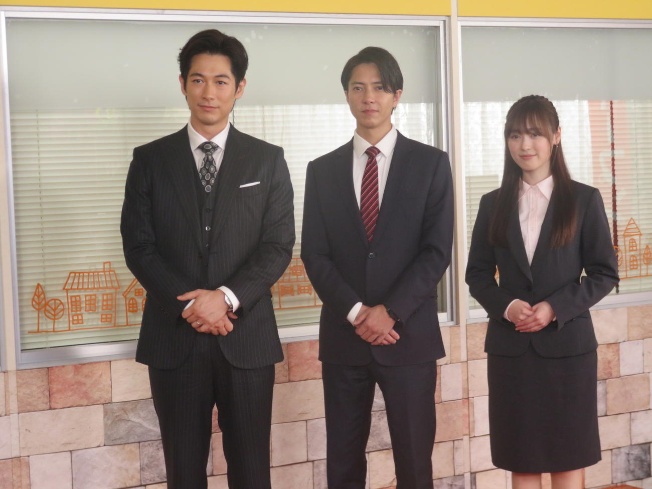 NHK「正直不動産SP」「正直不動産シーズン2」の制作発表に出席した、左からディーン・フジオカ、山下智久、福原遥