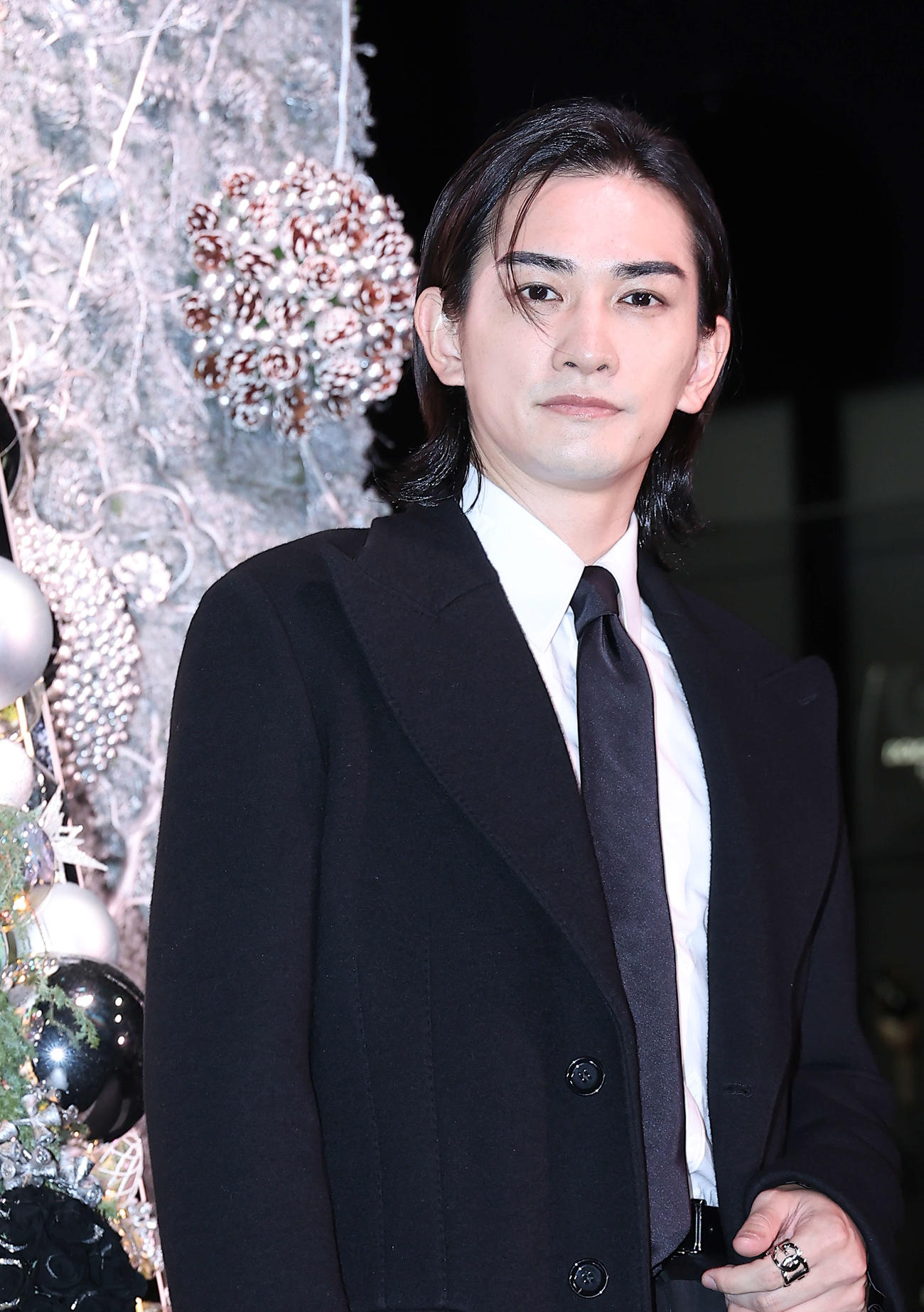 「ドルチェ＆ガッバーナ　青山」ホリデーイベント記念のフォトコールに臨む町田啓太（撮影・河田真司）