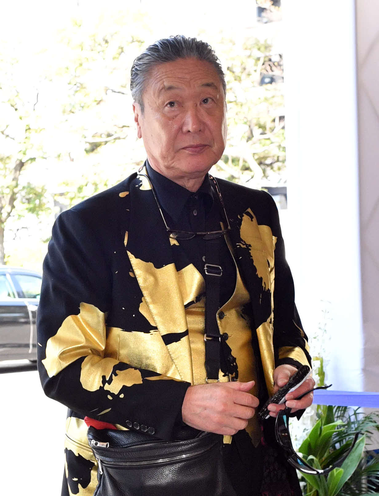山本寛斎さん（19年4月撮影）