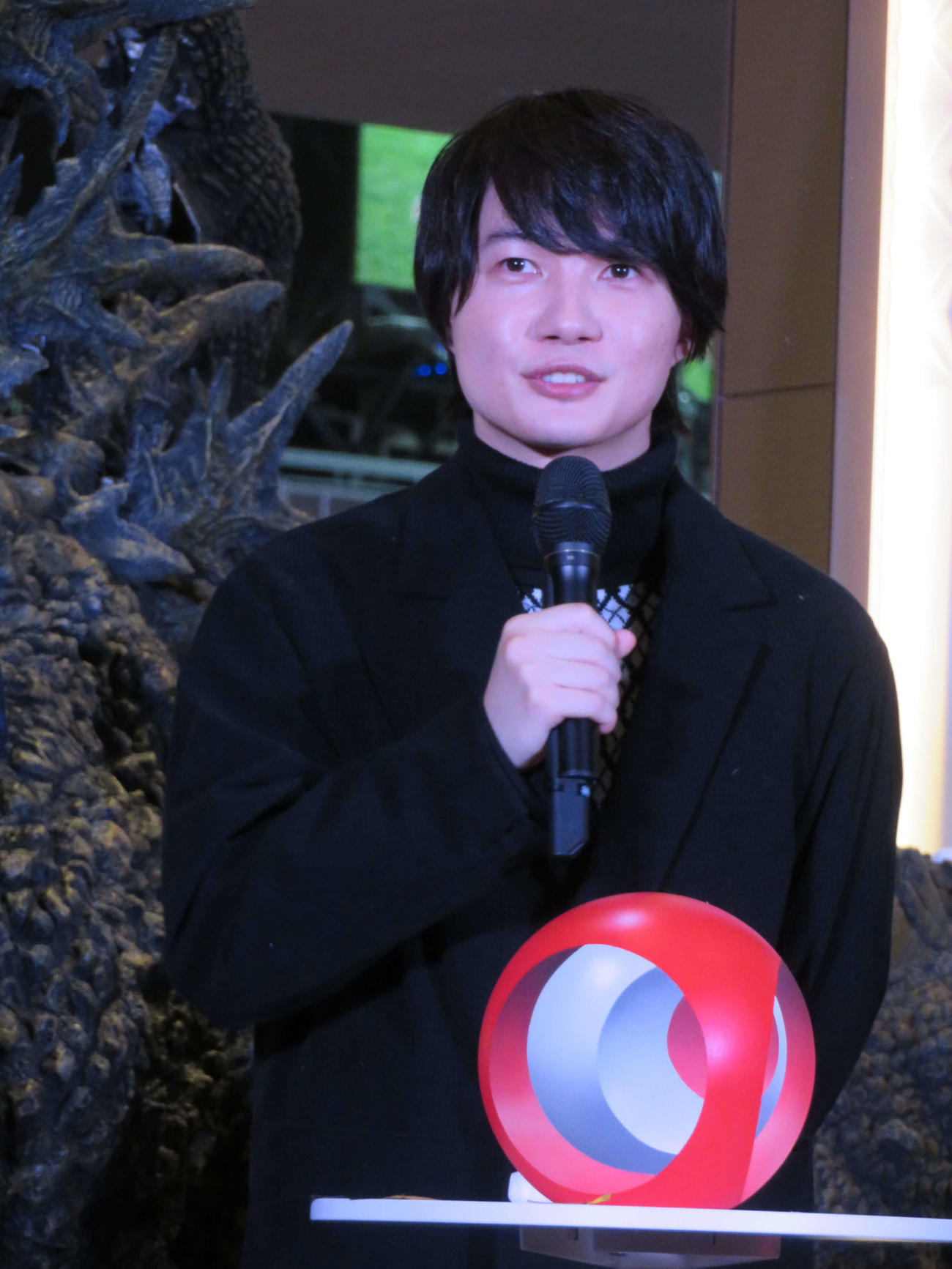 「ゴジラ－1.0」TOHOシネマズすすきのオープニングセレモニーに登壇した神木隆之介（撮影・村上幸将）