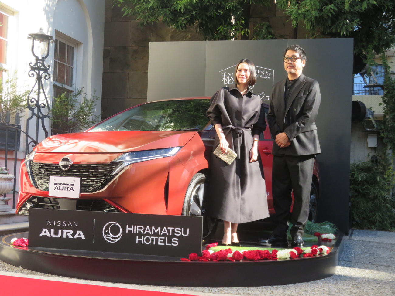 「秘密のオーベルジュ　Presented by NISSAN AURA」レセプションパーティーに出席した中谷美紀（左）と大森南朋