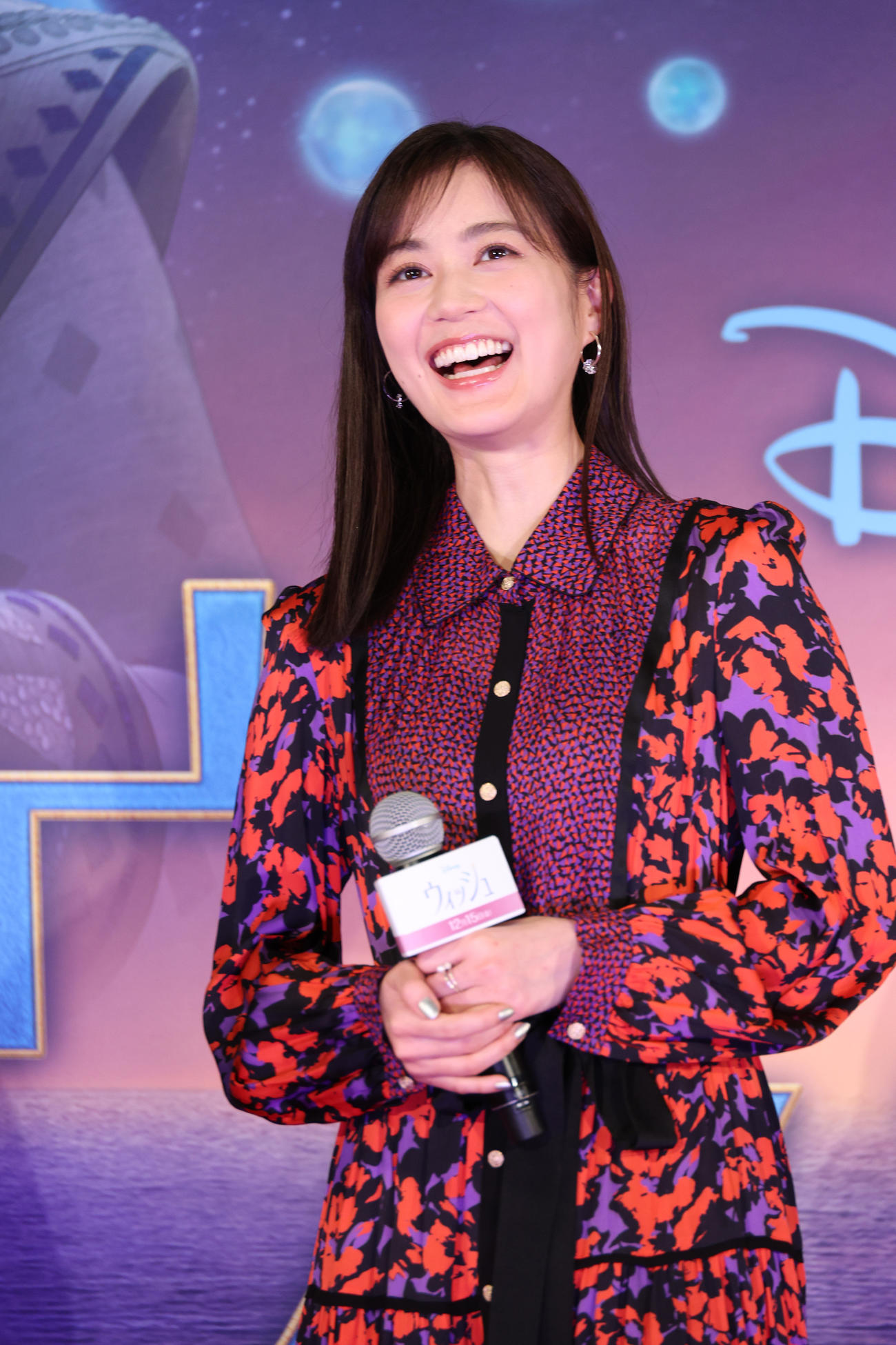 映画「ウィッシュ」の舞台あいさつを行う生田絵梨花（撮影・中島郁夫）