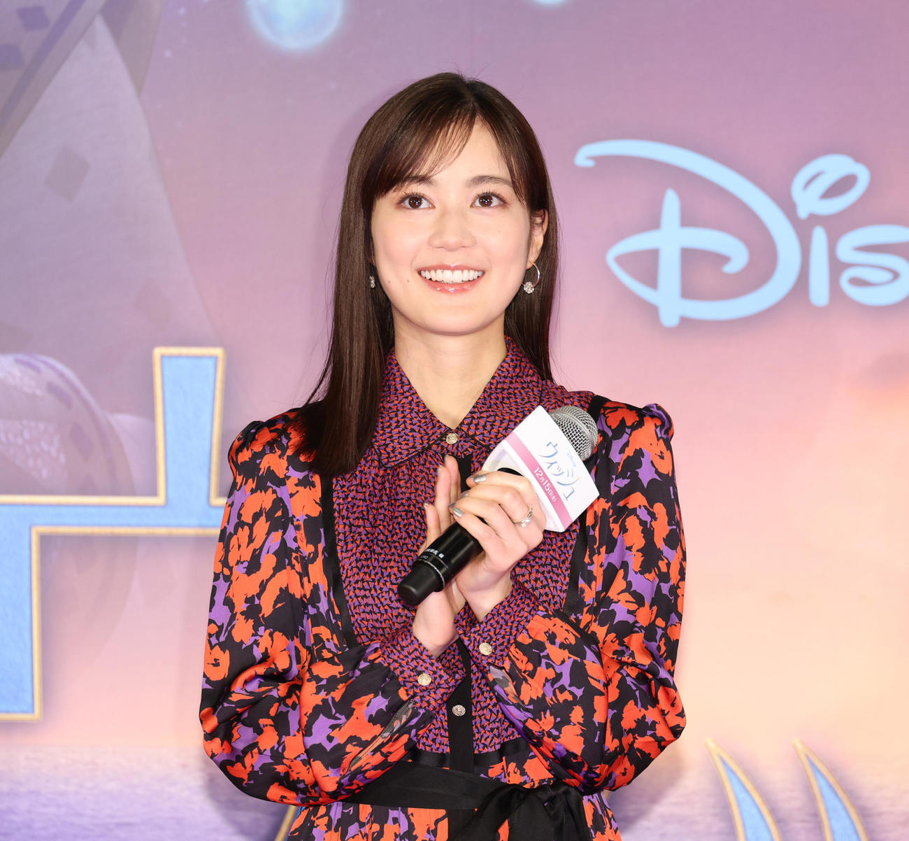 映画「ウィッシュ」の舞台あいさつを行う生田絵梨花（撮影・中島郁夫）